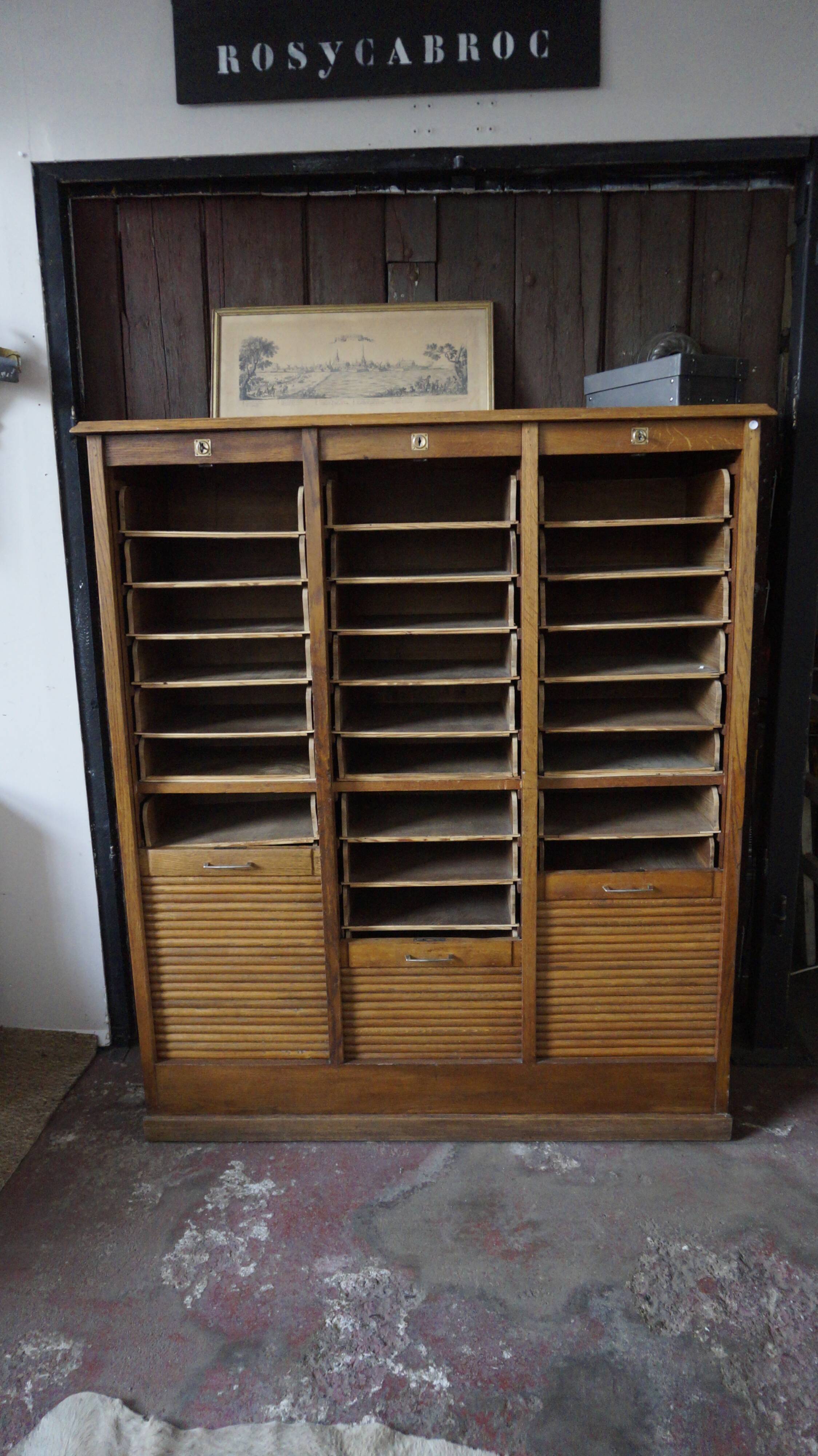 Wooden curtain binder