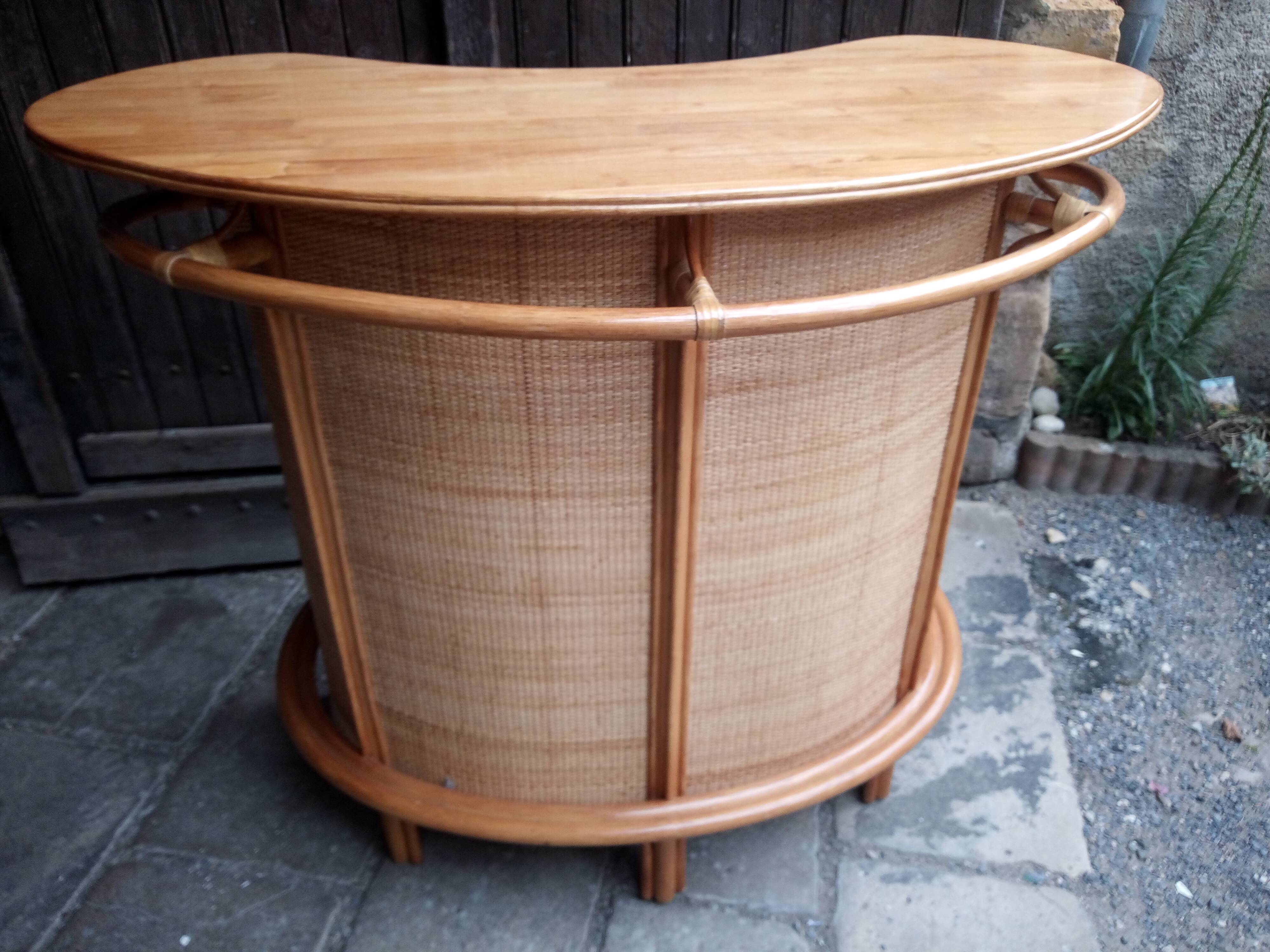 Rattan bar with two stools