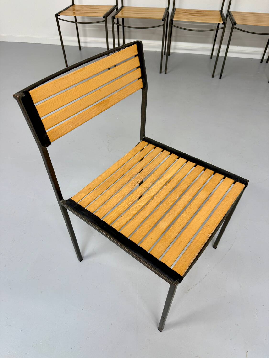 6 old metal and wood chairs, Italian design from the 80s, vintage