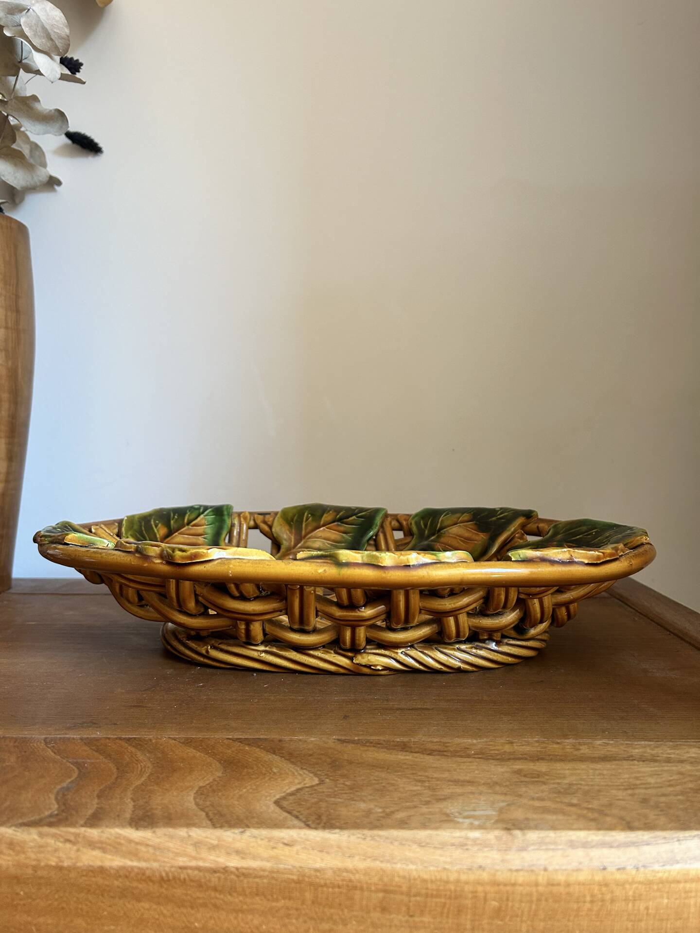 Woven fruit bowl barbotine 1950s