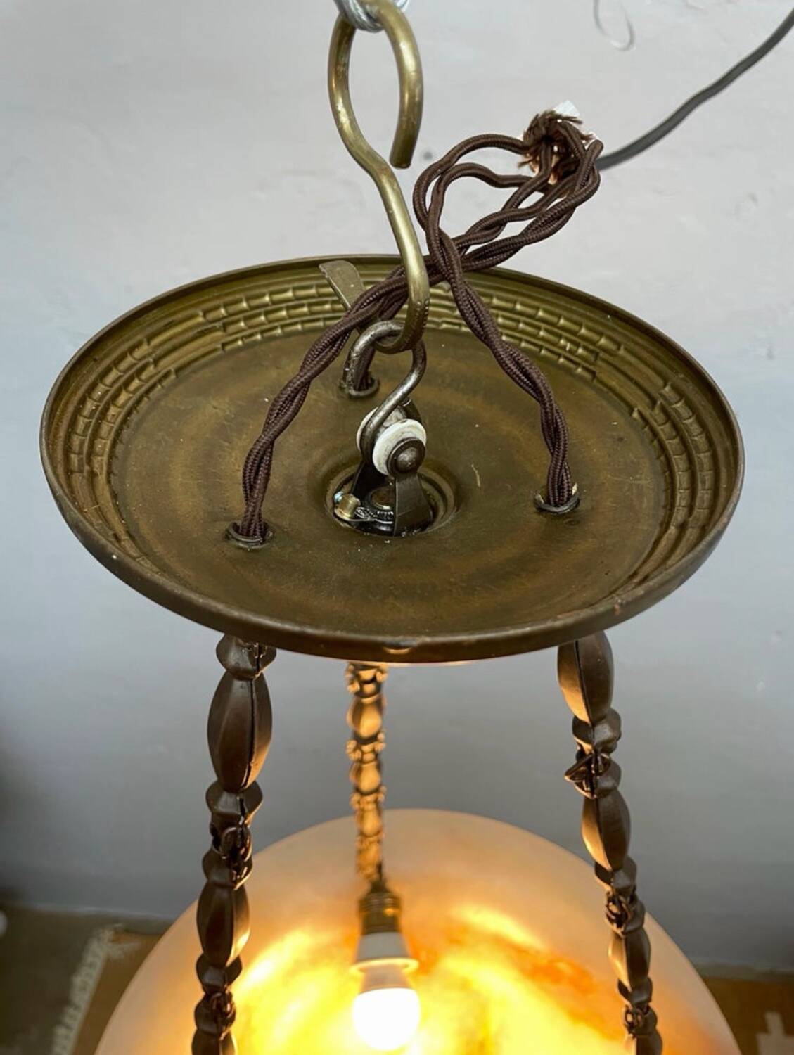 Antique alabaster Art Deco plafonnier chandelier
