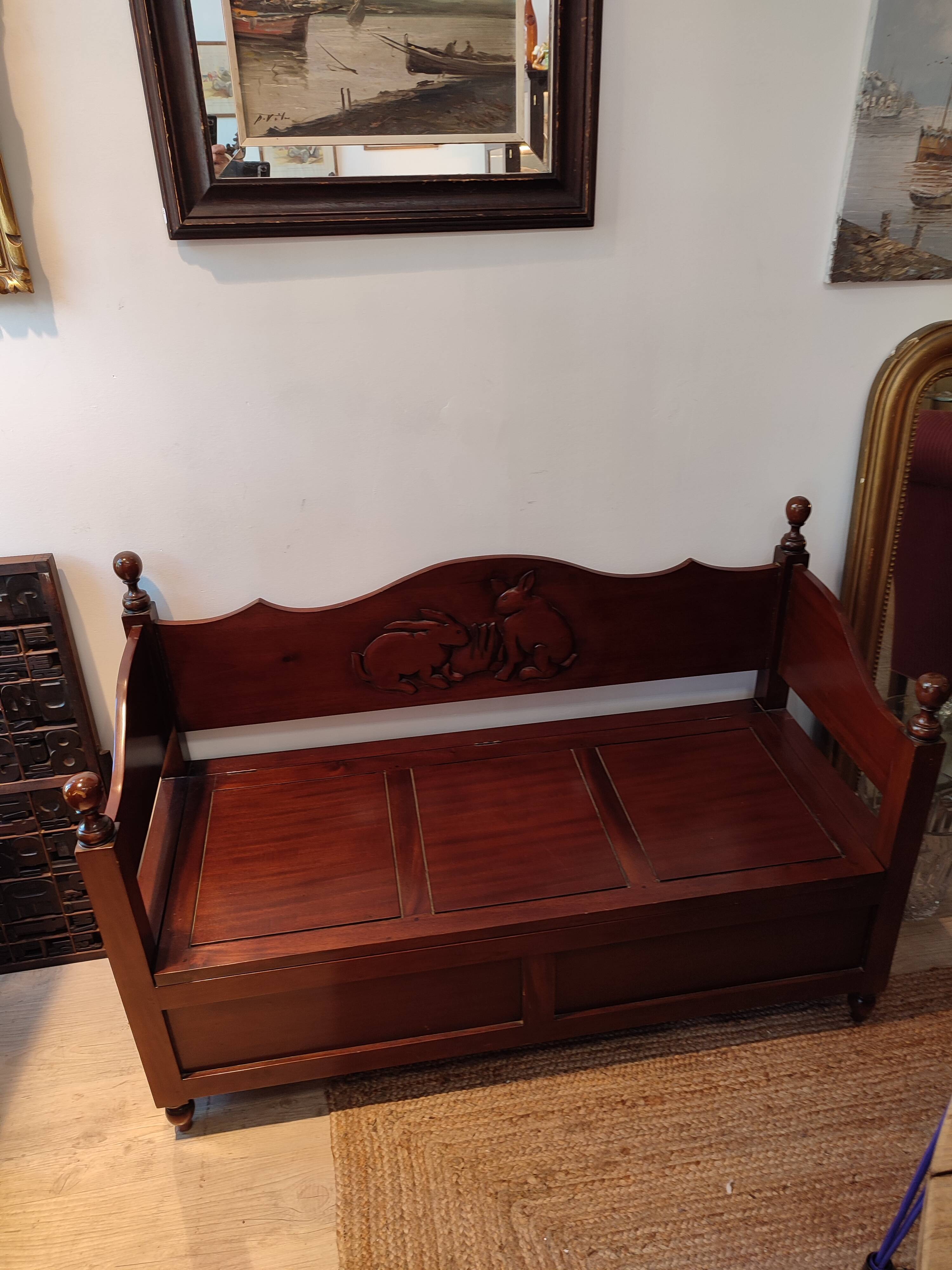 Rabbit chest bench