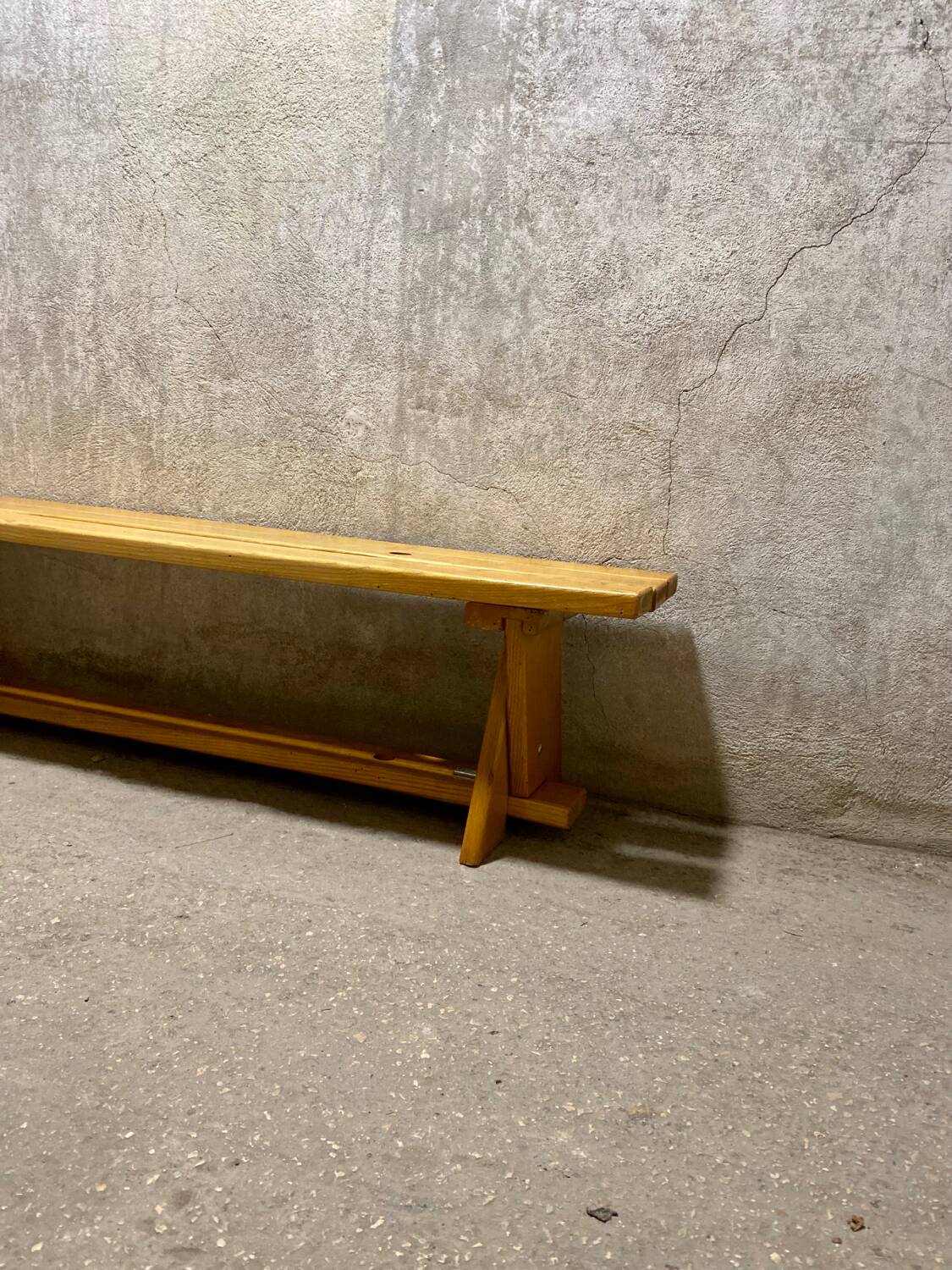 80's varnished bench