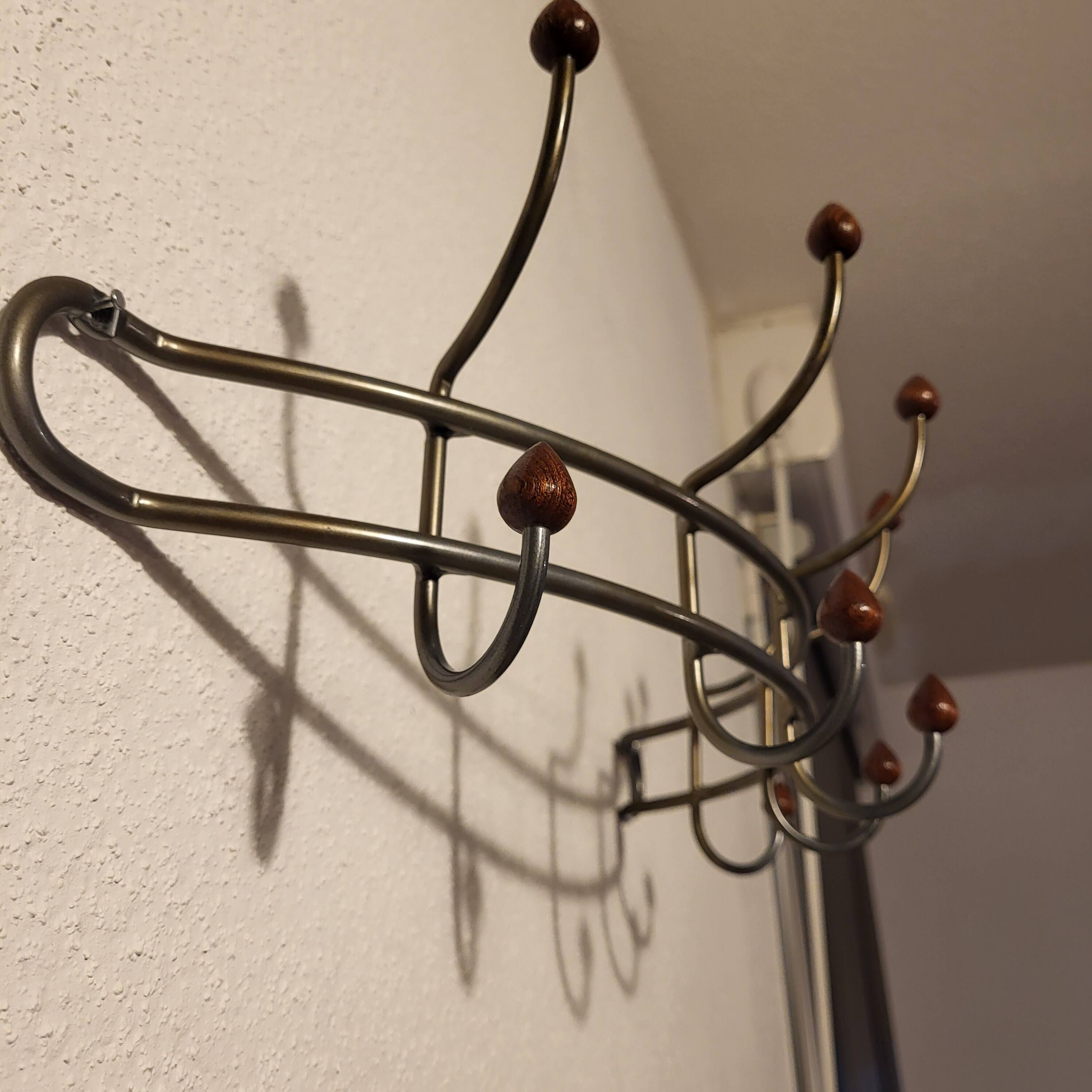 Patère murale en forme de  demi lune