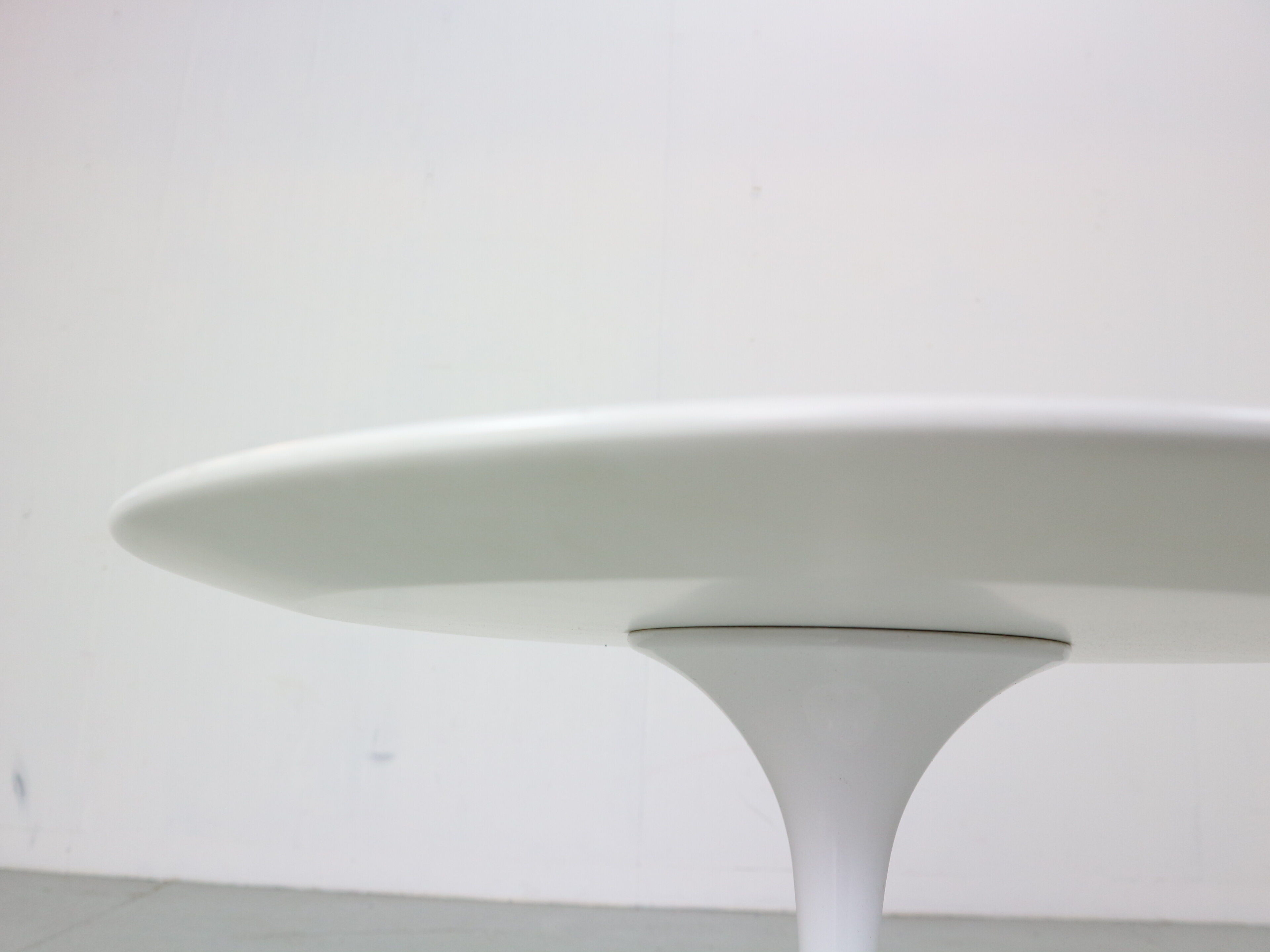 Eero Saarinen White Vintage Tulip Side Table for Knoll, 1960