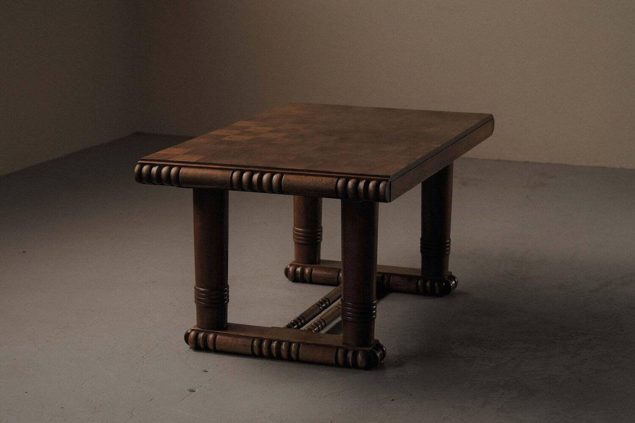 Table Art déco en chêne – France, années 1930–1940