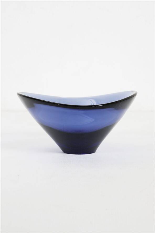 Handcrafted blue glass fruit bowl by Per Lütken for Holmegaard, 1950s