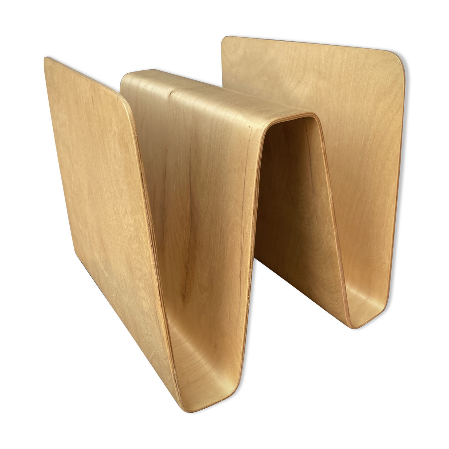 Design magazine holder in thermoformed wood