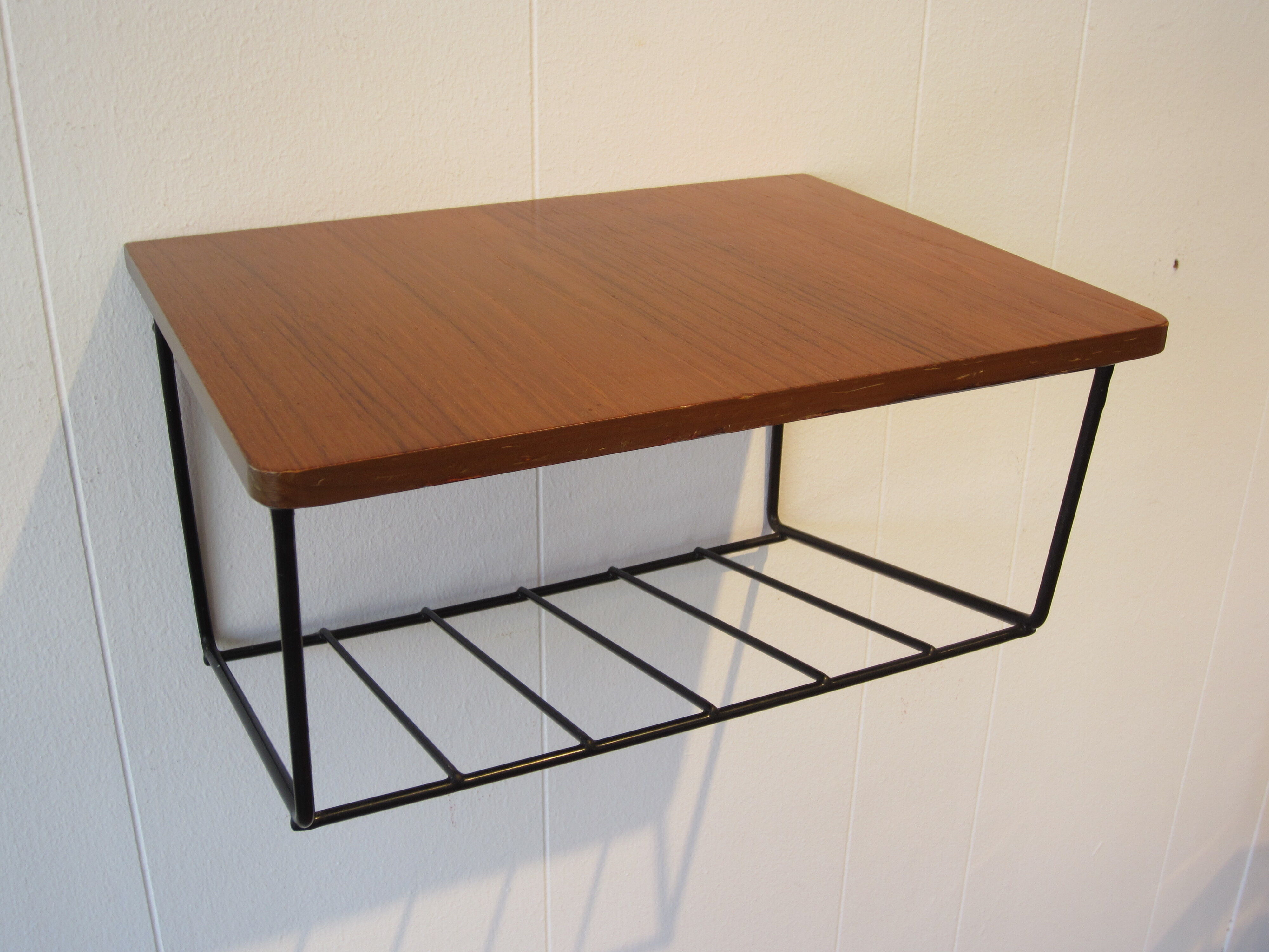 Scandinavian String type wall shelf