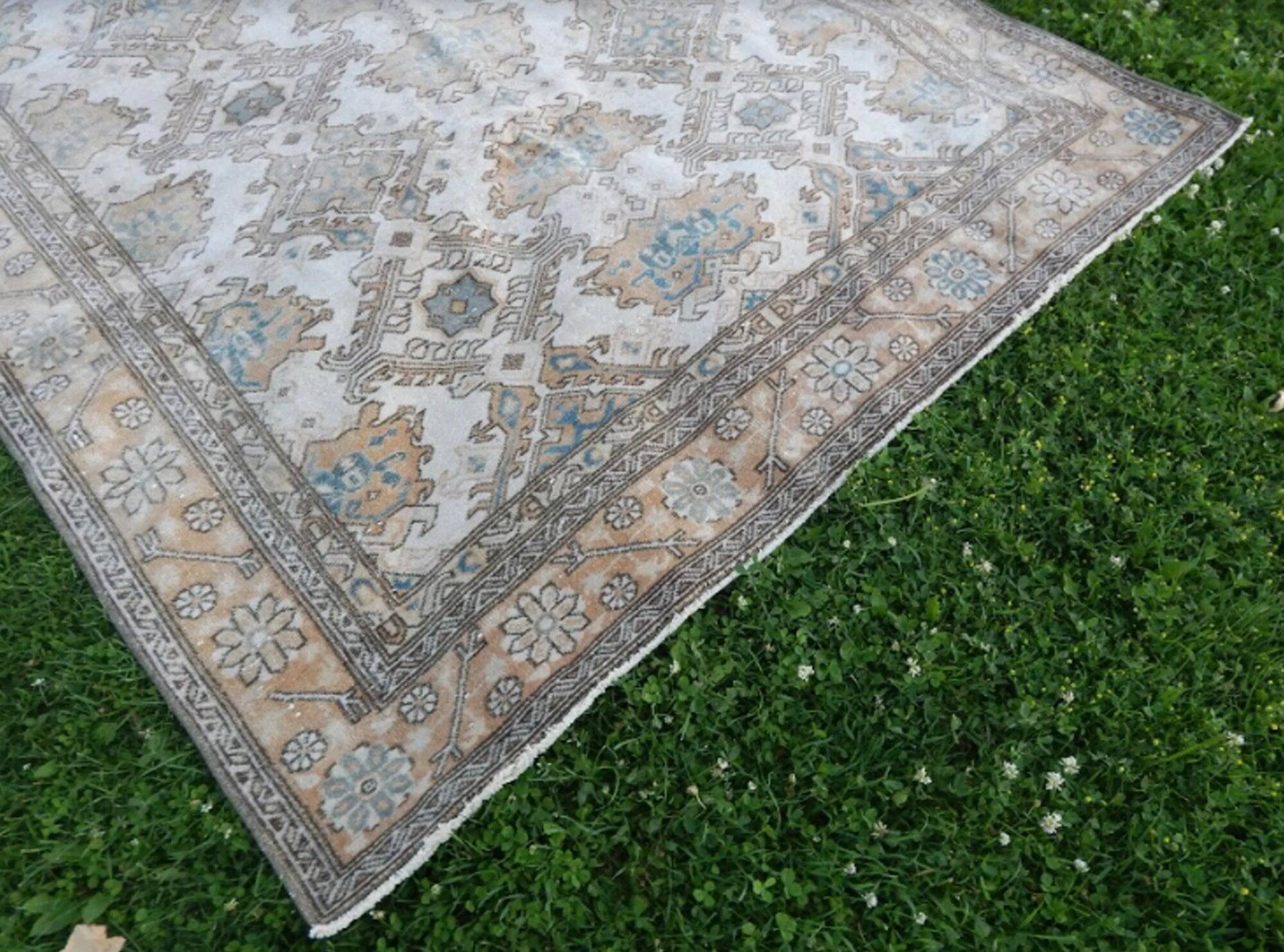 Vintage handmade Turkish rug 145x270 cm