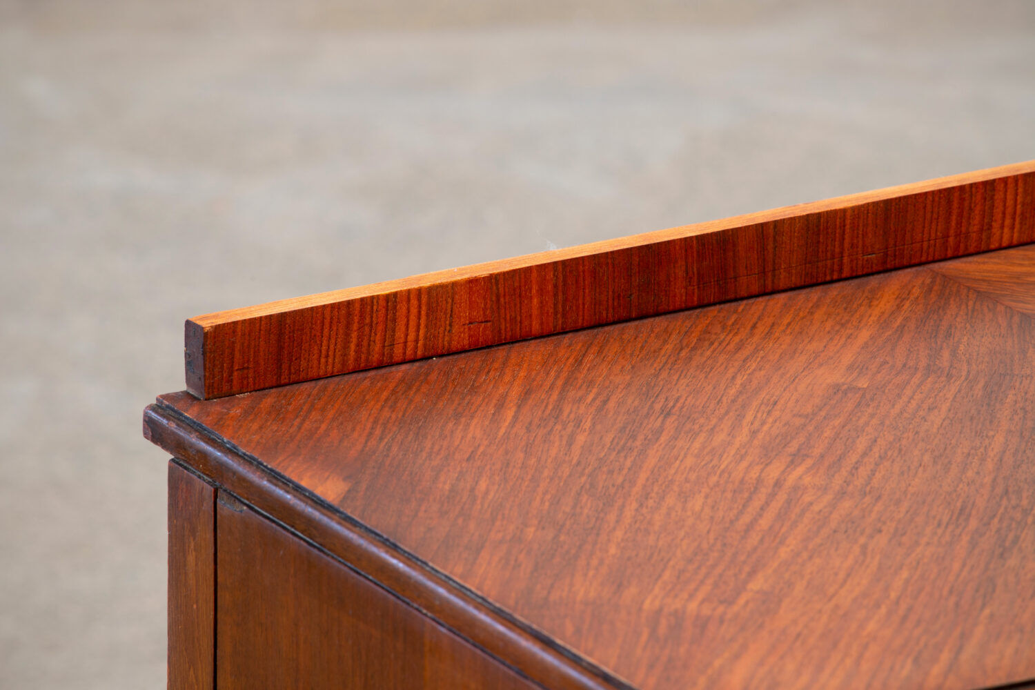 Vintage 1930s chest of drawers