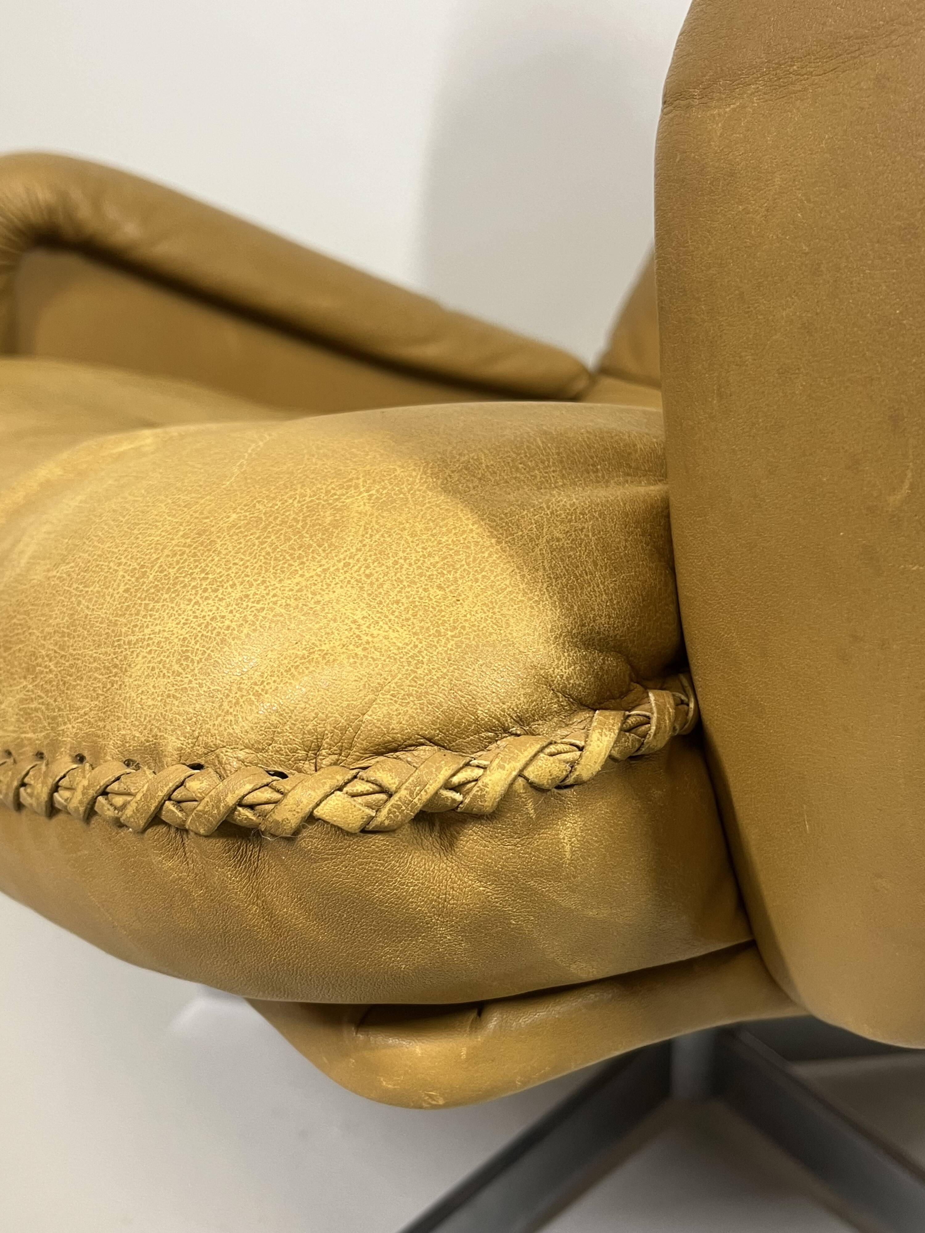 De Sede S231 Swivel Leather Armchair, 1960s