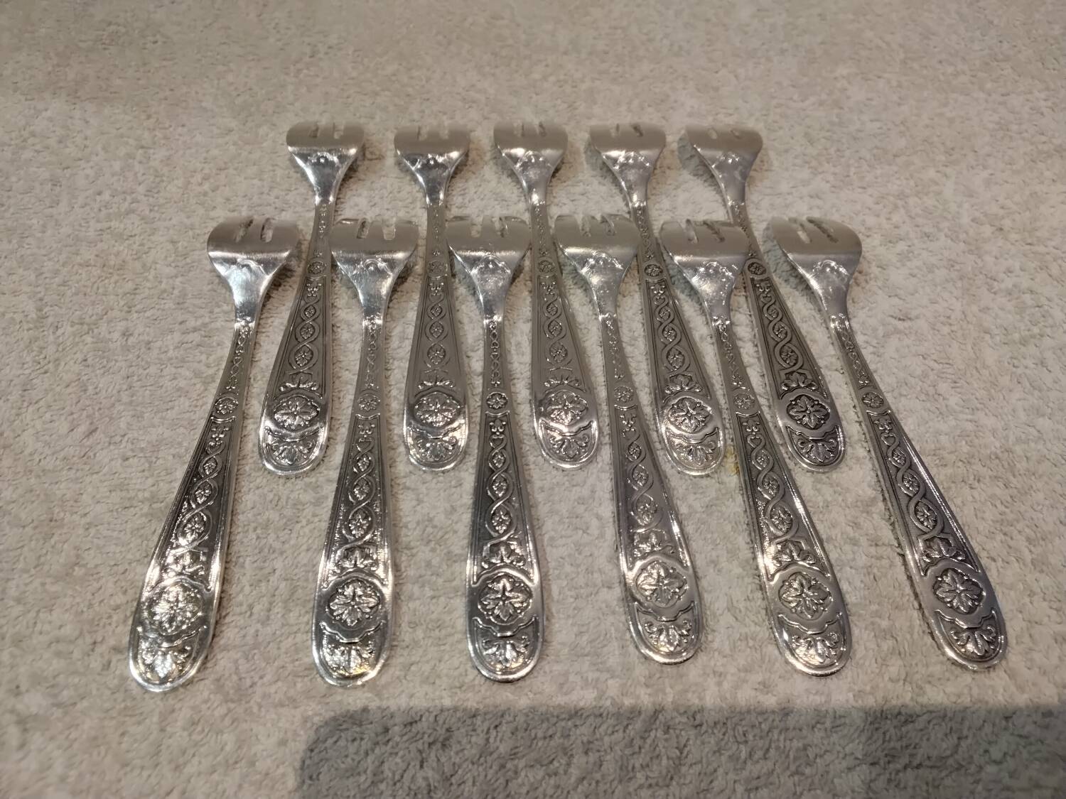 11 silver-plated oyster forks by Christofle Villeroy