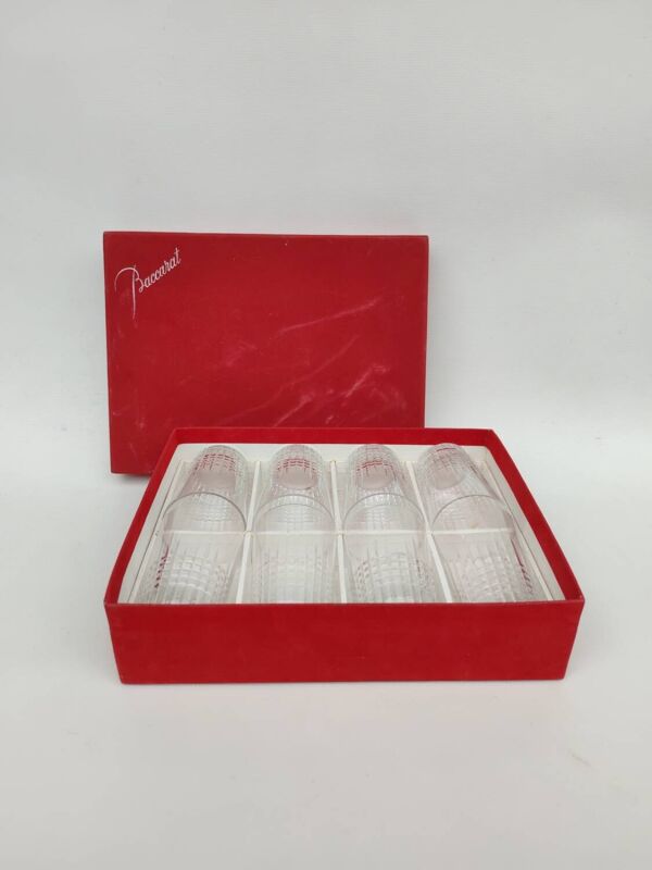 Coffret de 8 gobelets en cristal de baccarat, Modèle nancy.