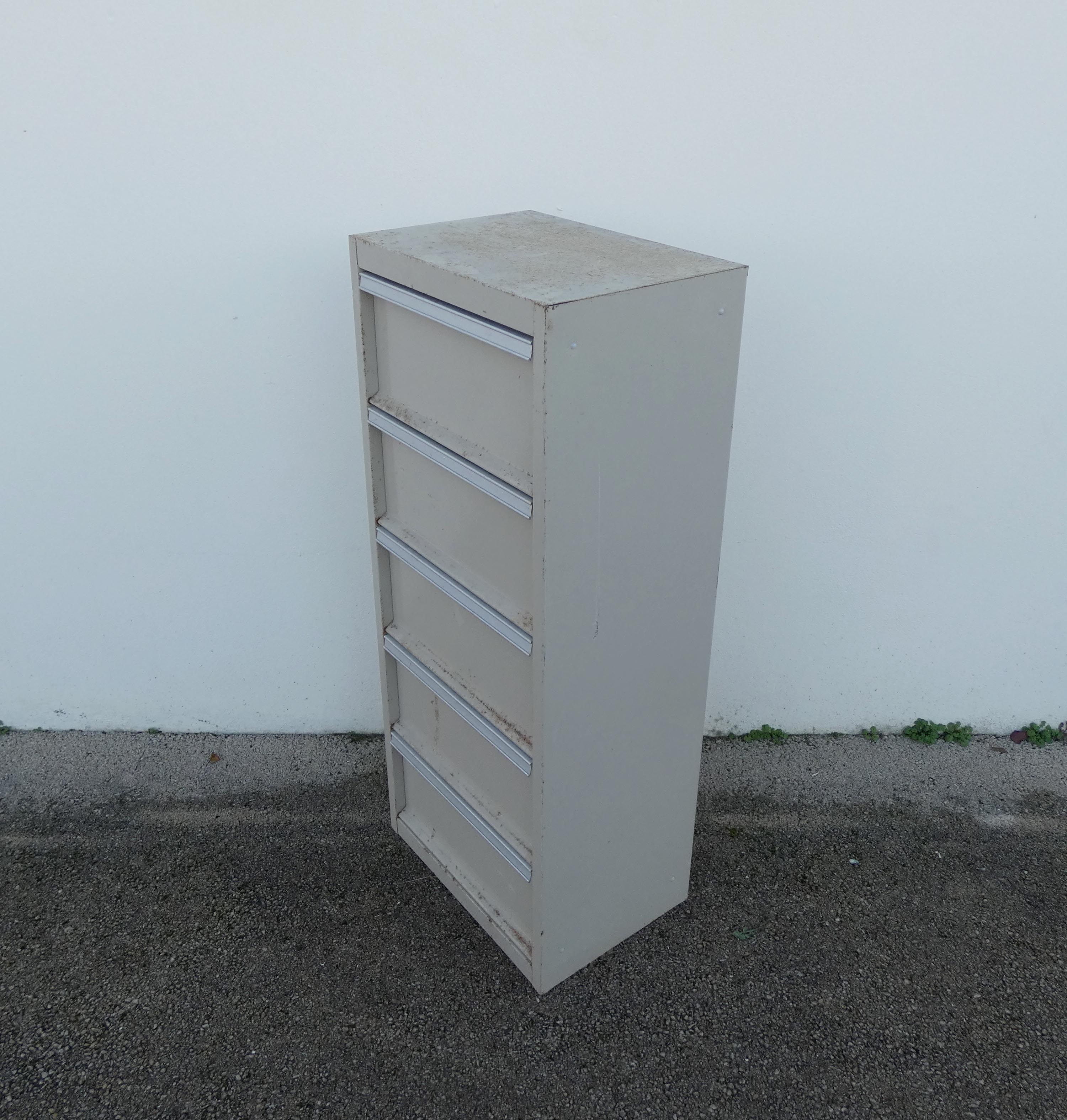 Metal storage locker