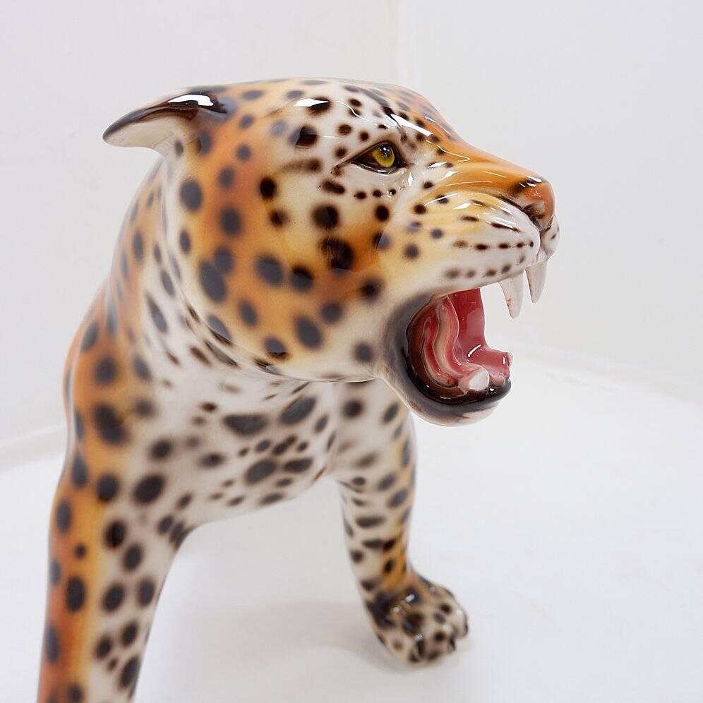 Ceramic sculpture of a leopard by "Ceramiche Boxer" - Italy