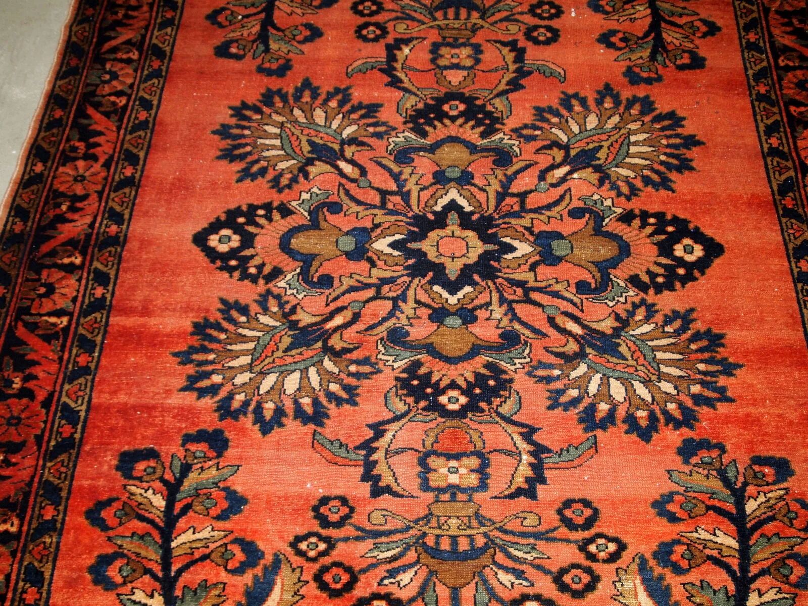 Handmade antique Persian Lilihan rug 5.3' x 7.2' (161cm x 219cm) 1920s