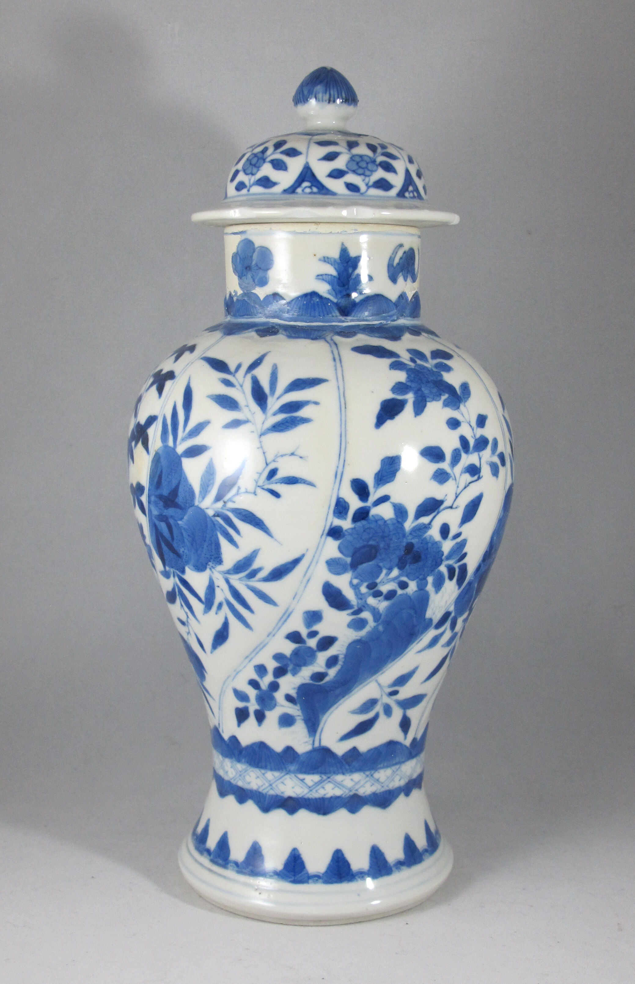 Former chinese potiche blue white