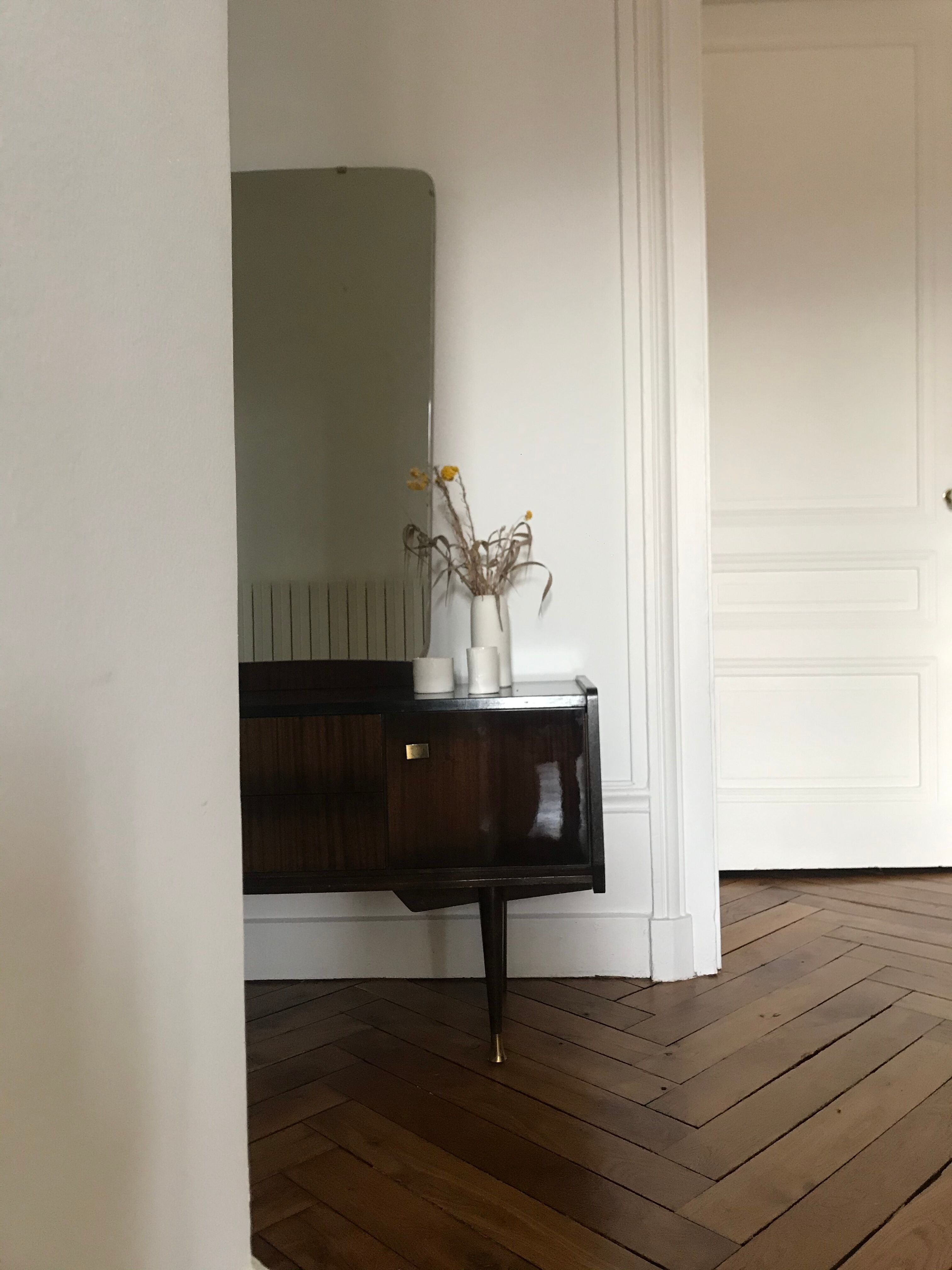 Entry furniture hairdresser