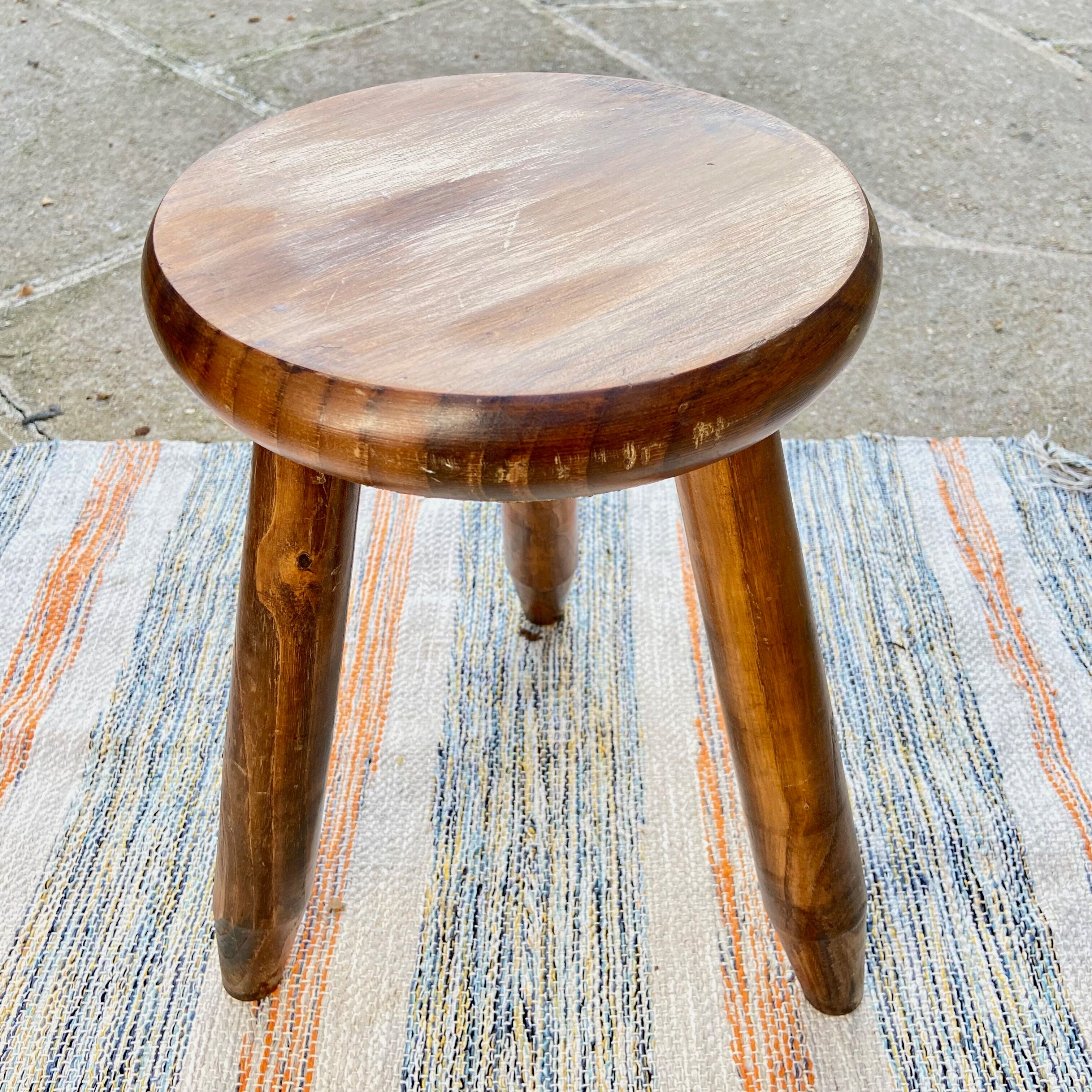 Tripod stool feet spindle