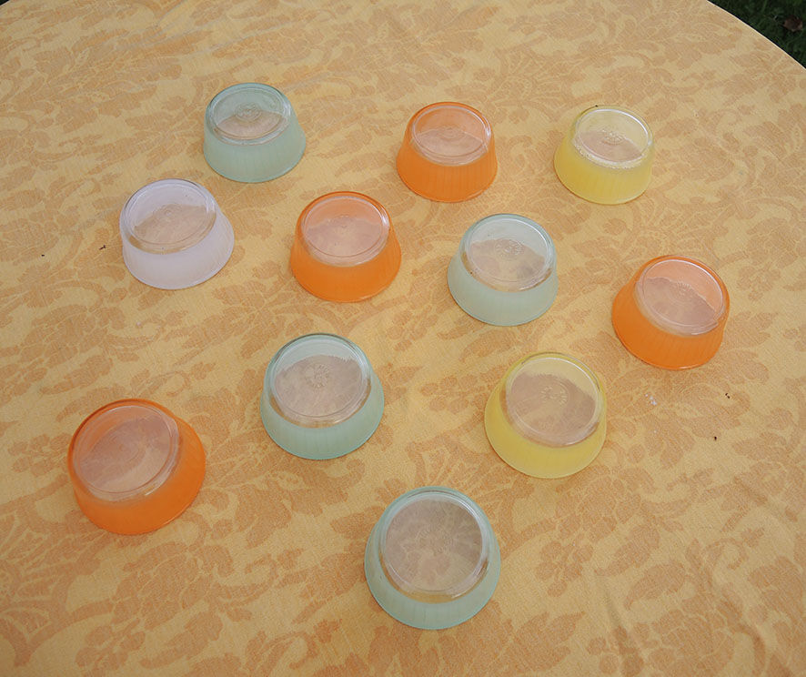 10 ancient colored glass ramequins Duralex for calvé oil