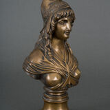 Bronze bust on shower stand XIXth representing Marianne Brown patina