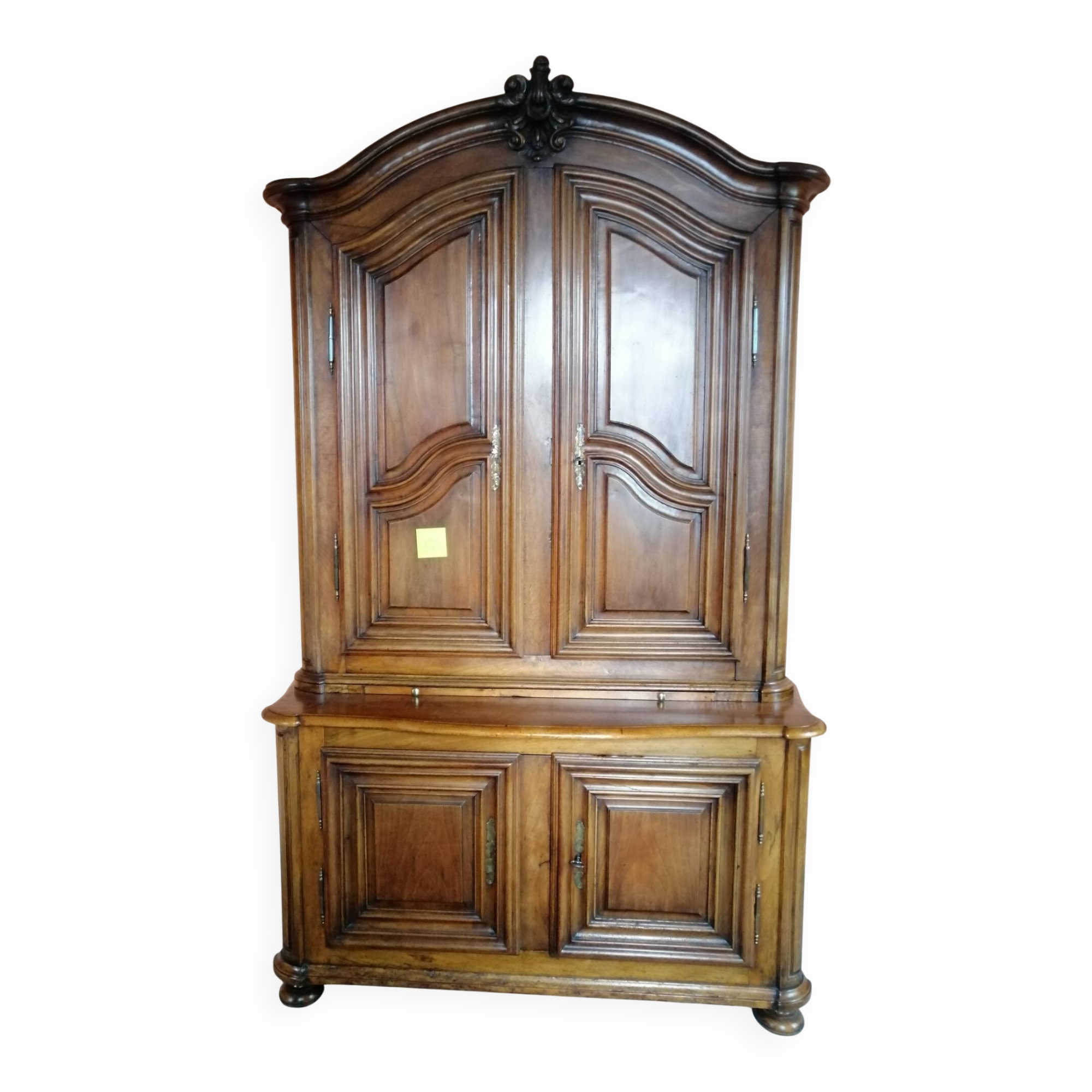 Antique buffet from the 8th century