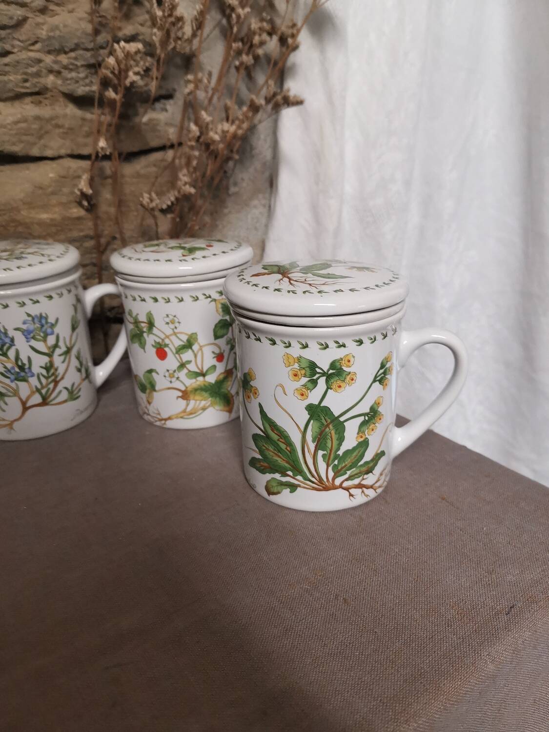 New ceramic “Medicinal Plants” tea pots