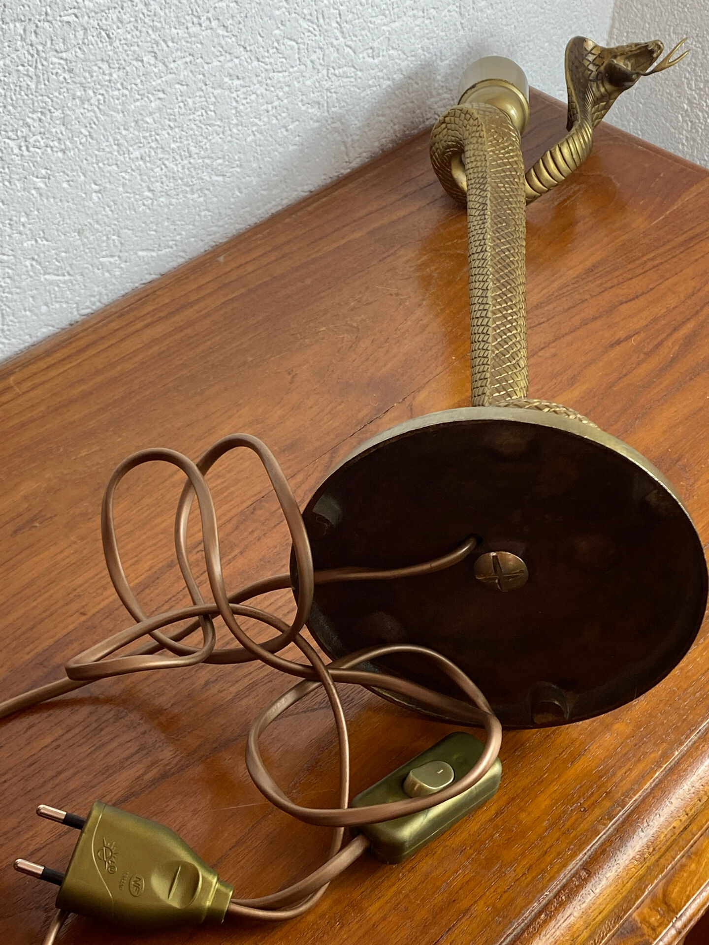 Lampe cobra en bronze 