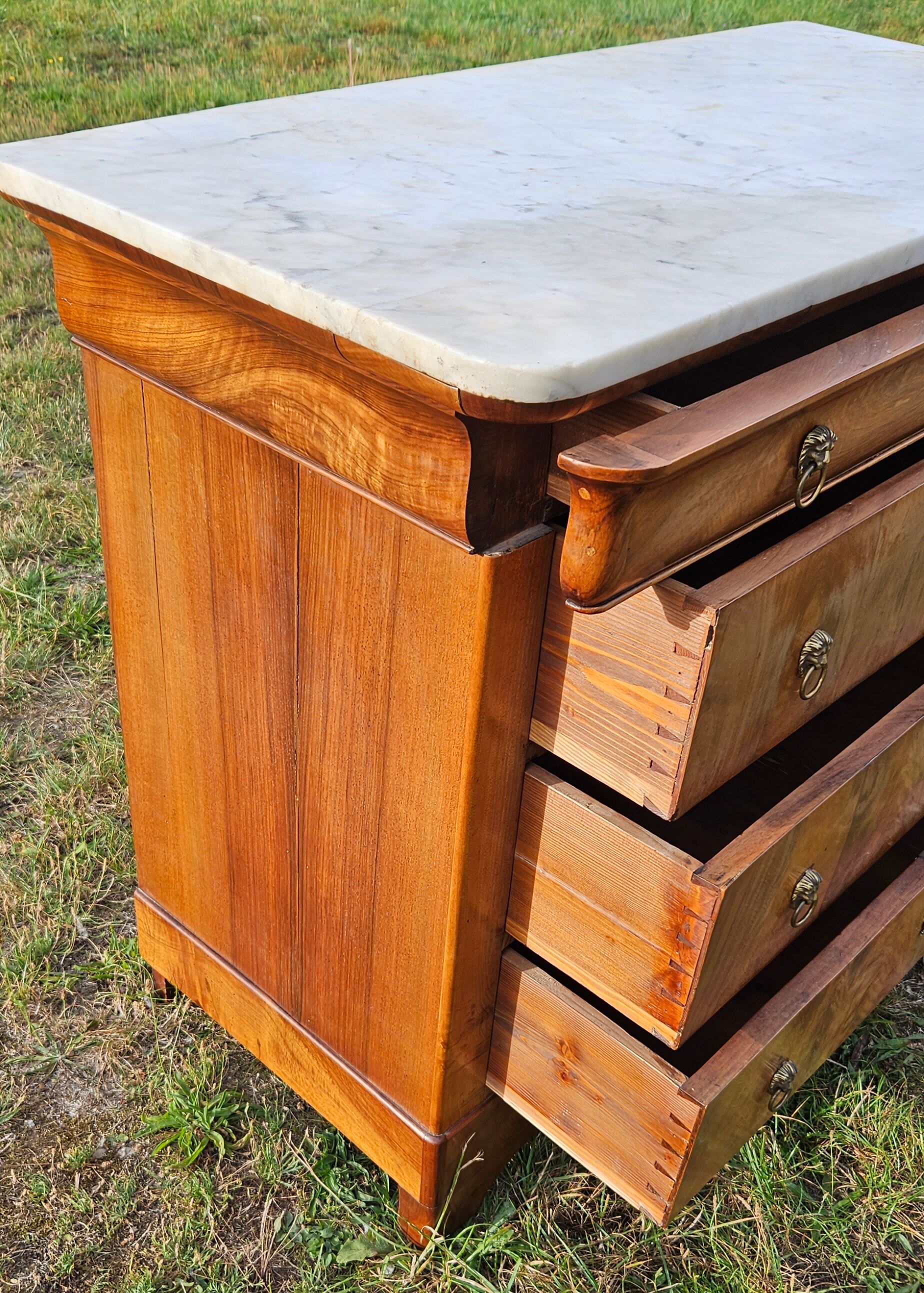 5-drawer chest of drawers with white marble top