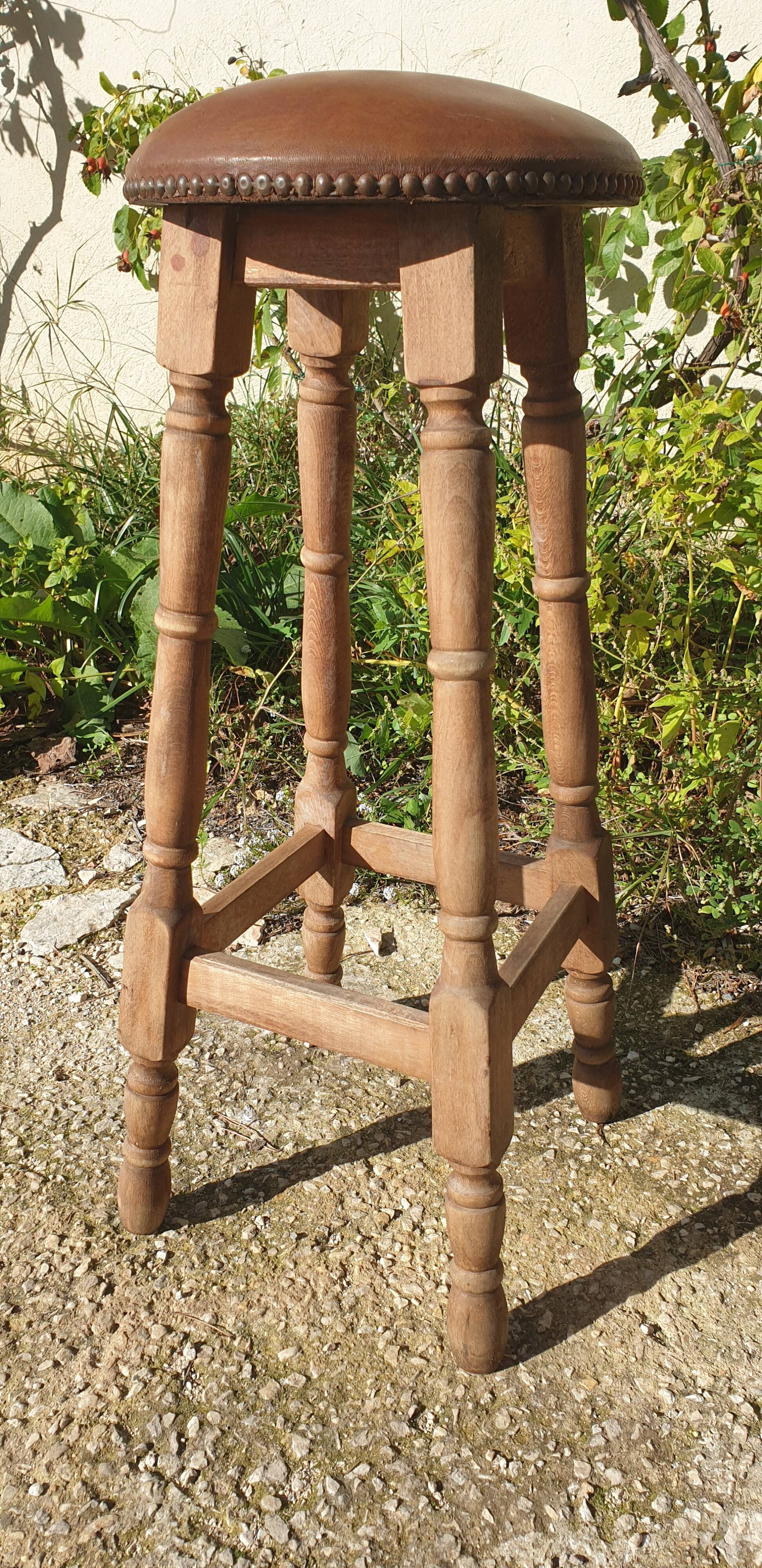 Paire de tabourets de bar, bois et simili cuir