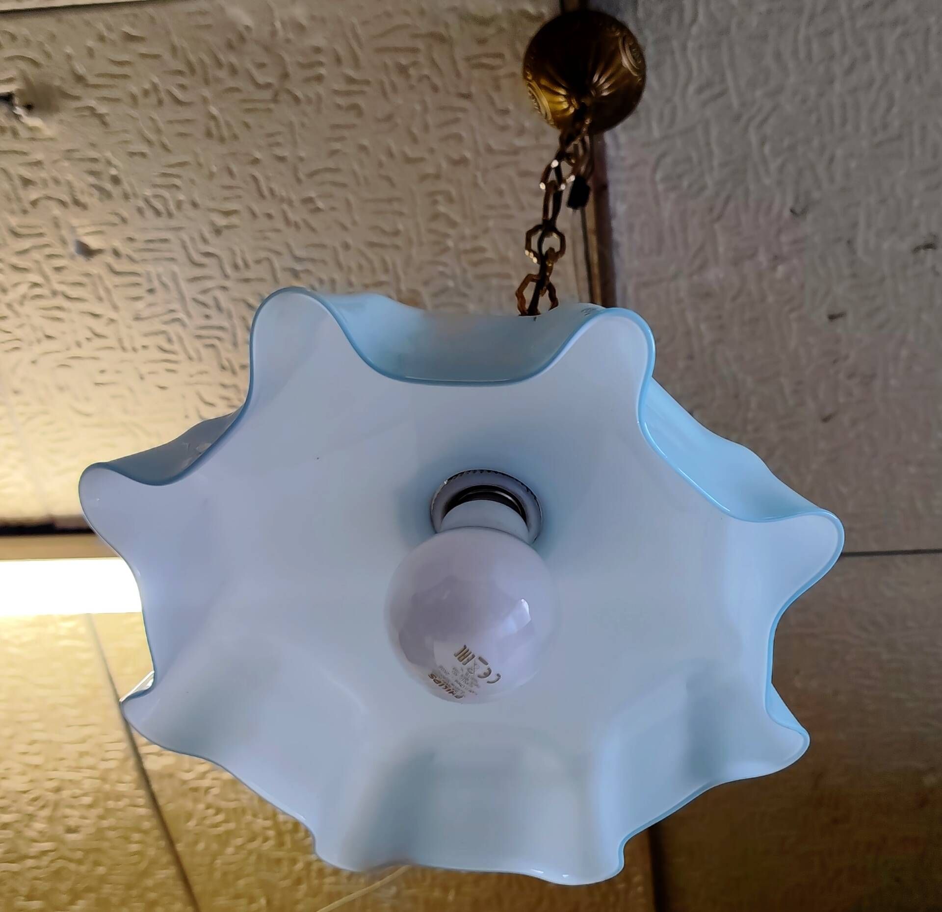 Vintage suspension in blue opaline and gilded brass - mid 20th century.
