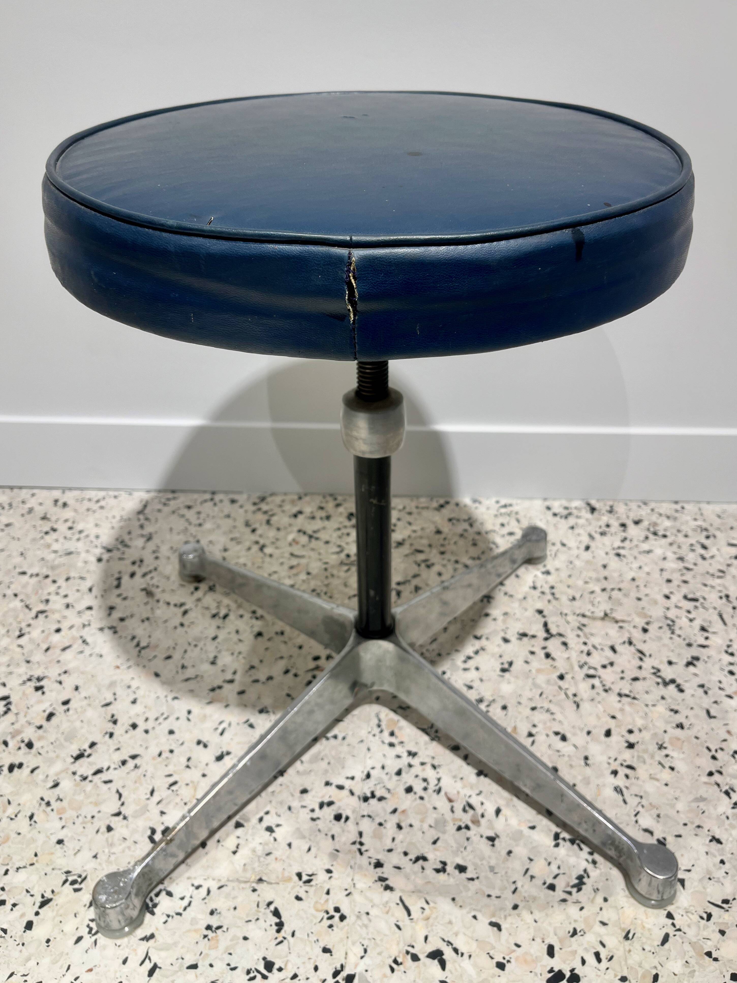 Charles Eames stool, Herman Miller, 1960