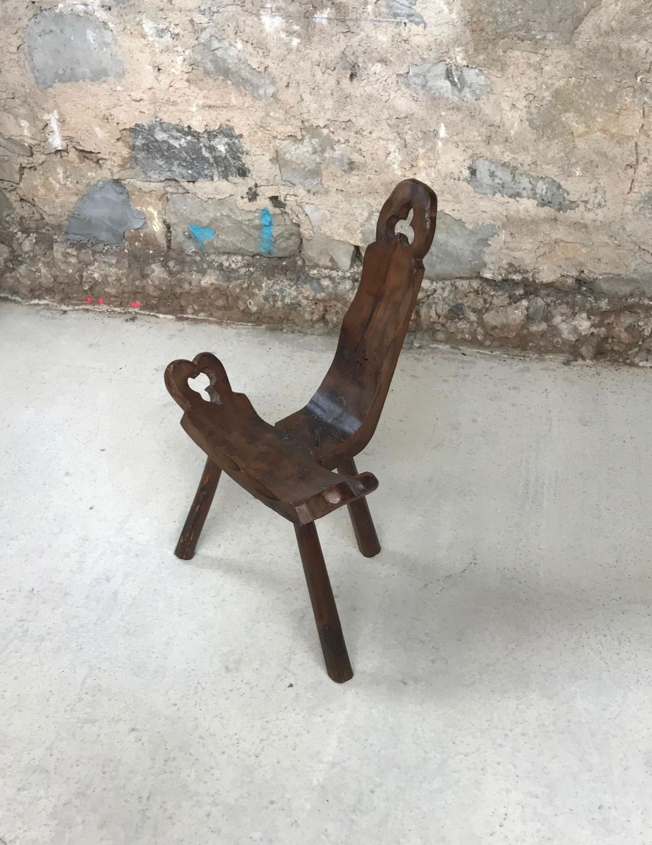 Tripod mountain chair carved wood brutalist 50s design