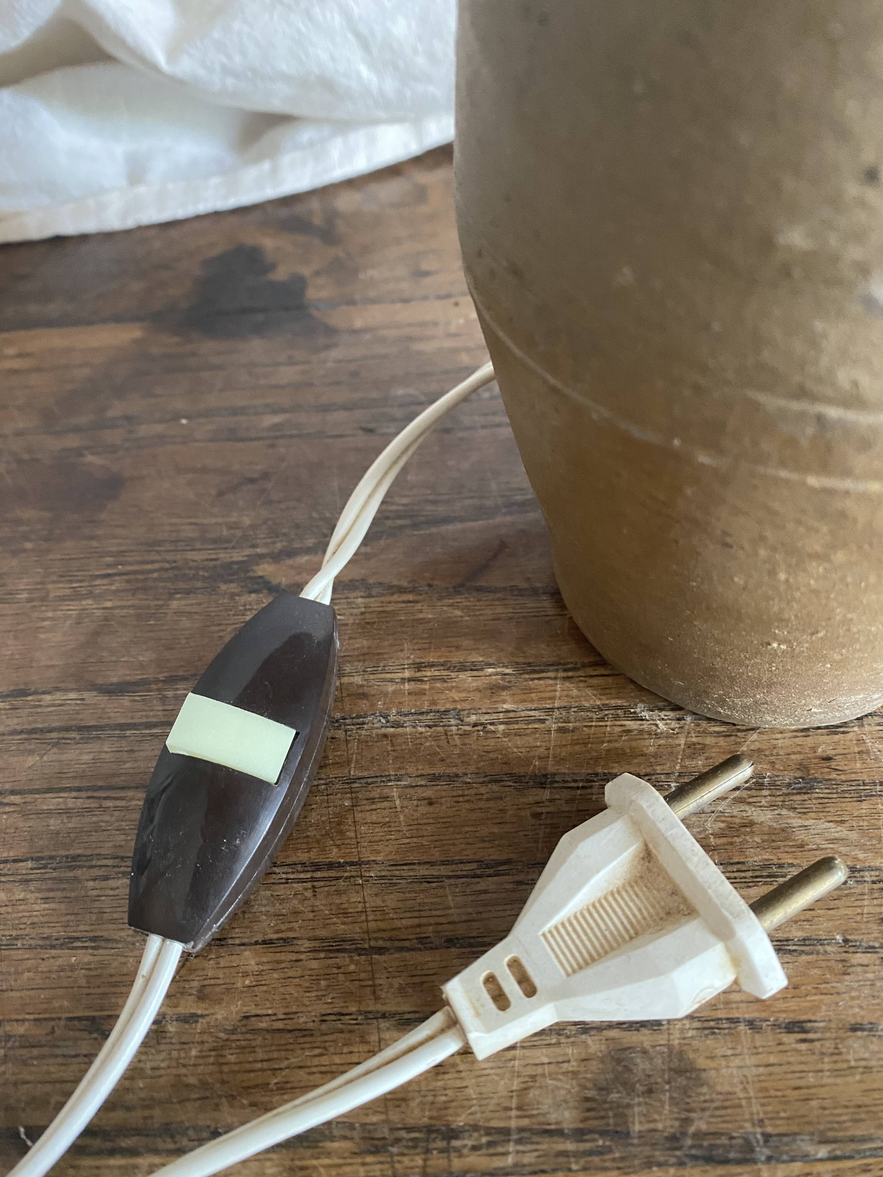 Terracotta and rattan lamp