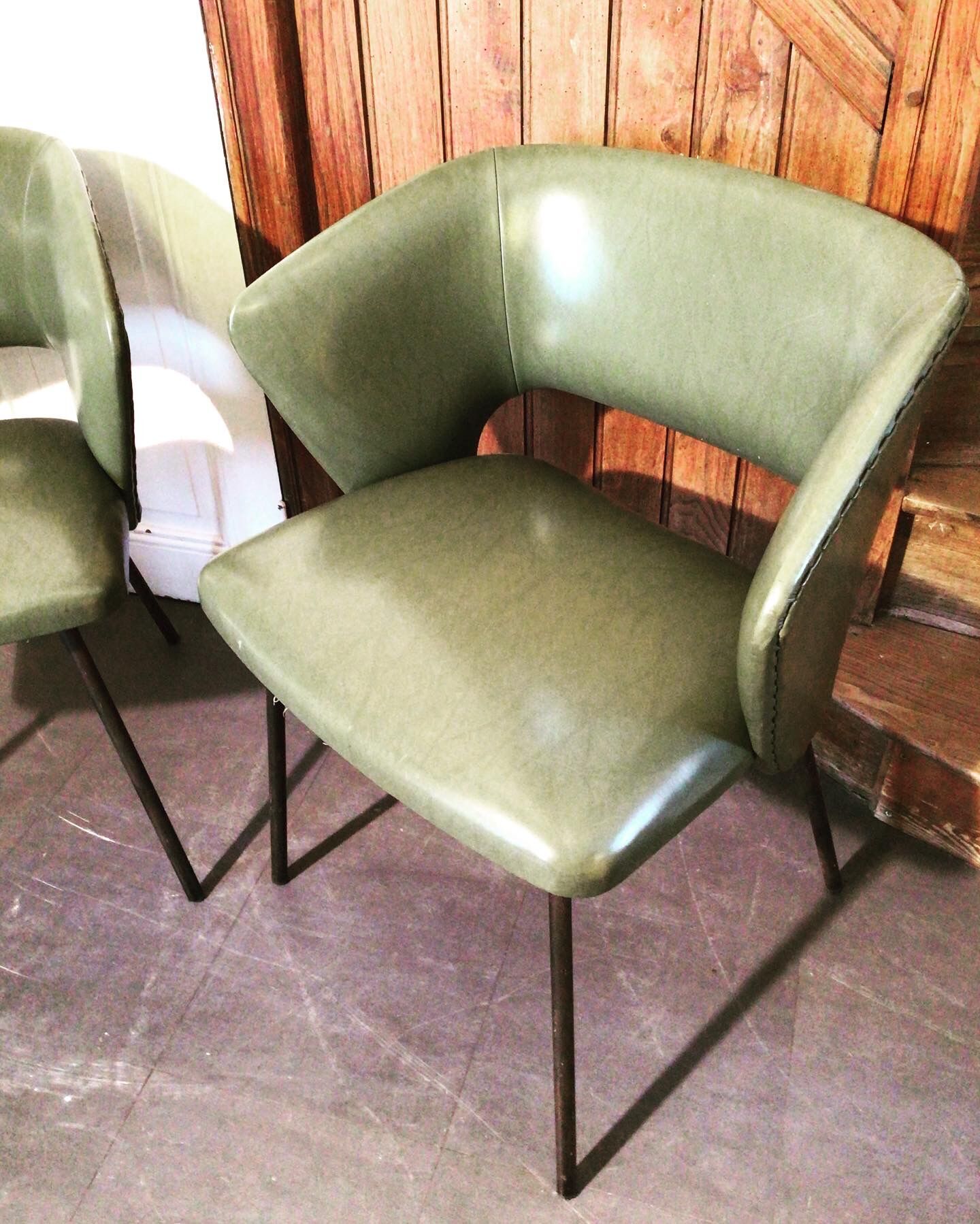 Pair of shell armchairs by Michel Ducaroy, edition SNA Roset