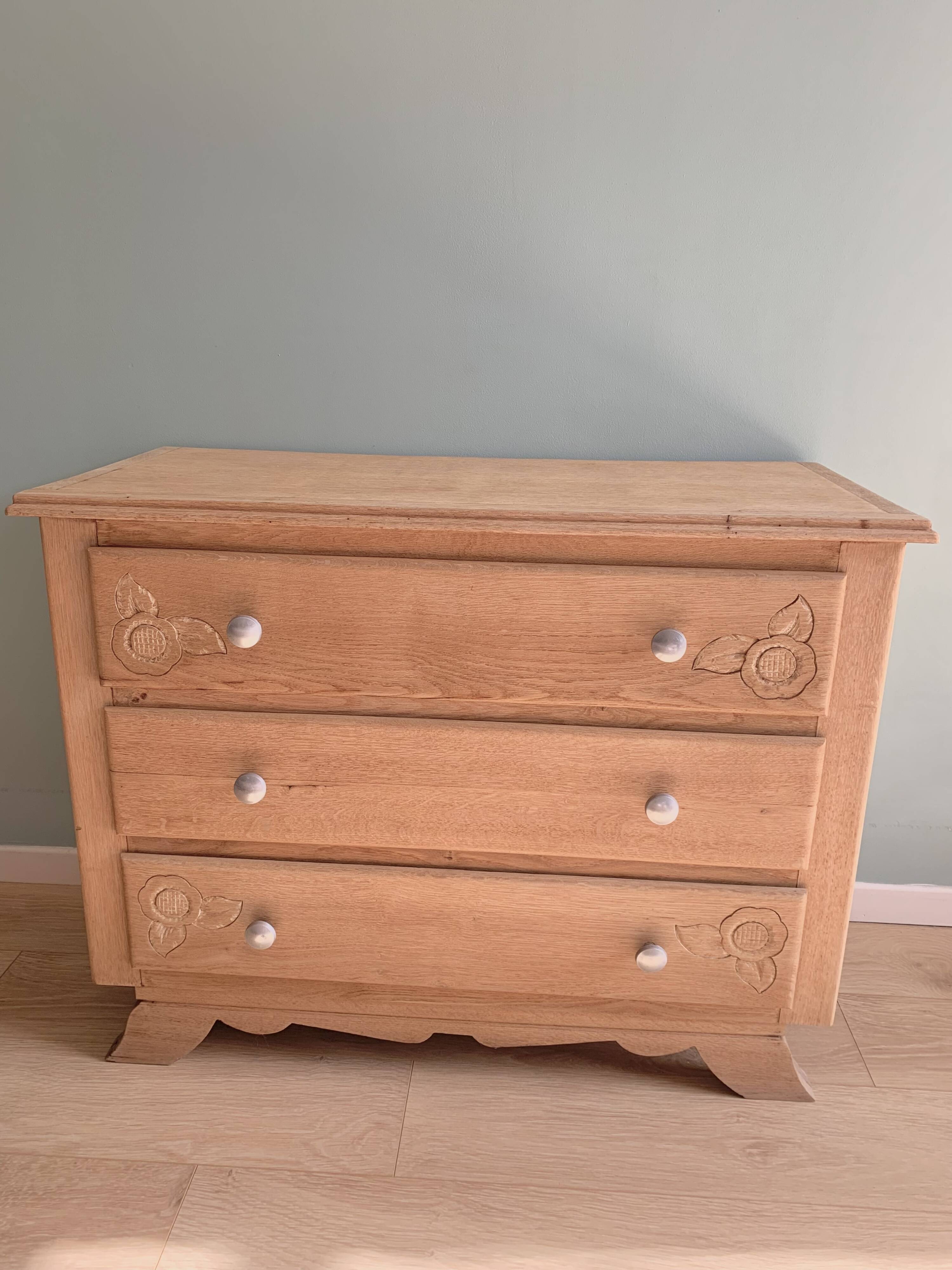 Art Deco chest of drawers