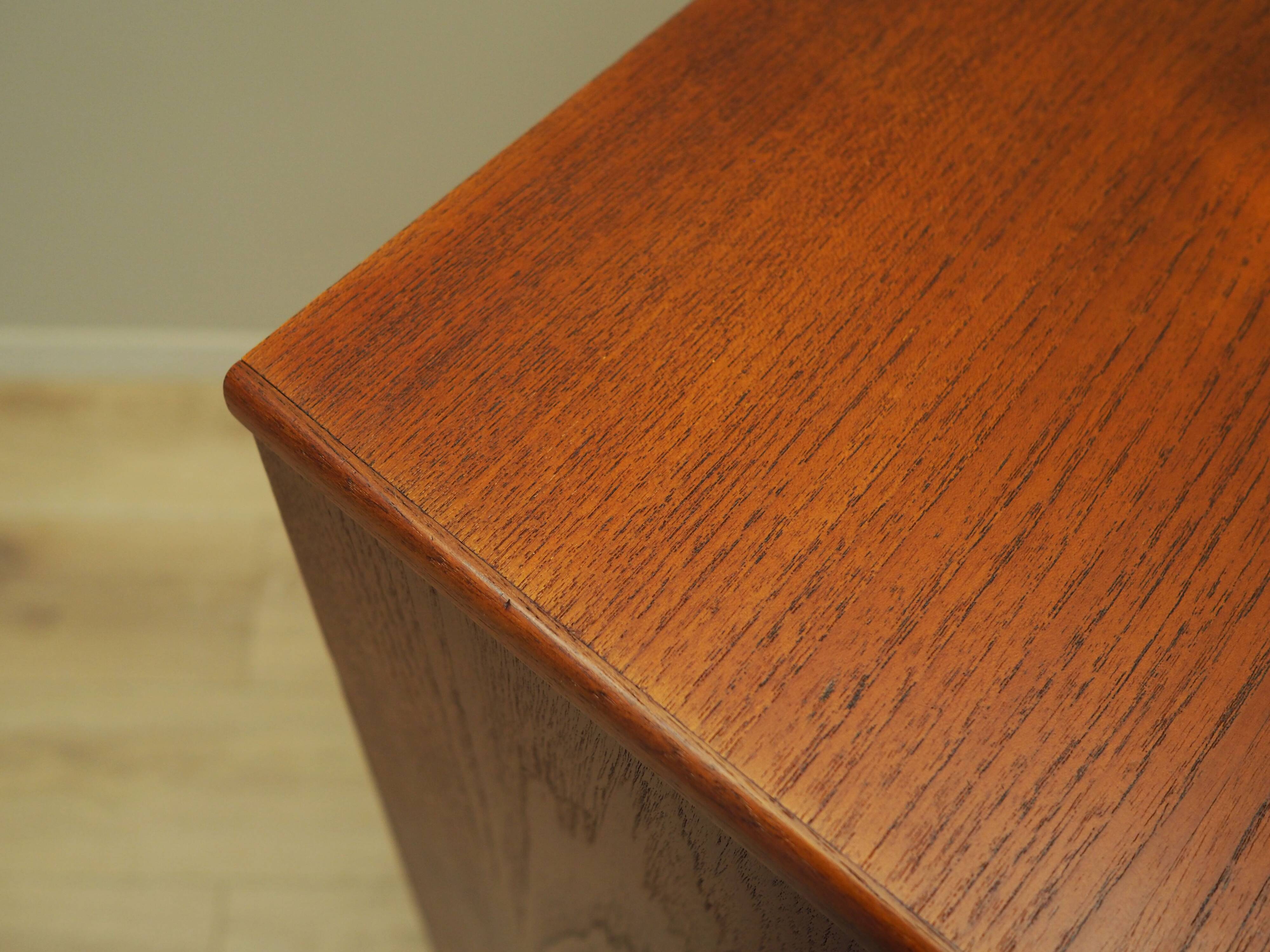 Commode en teck, design danois, années 1970, production : Danemark