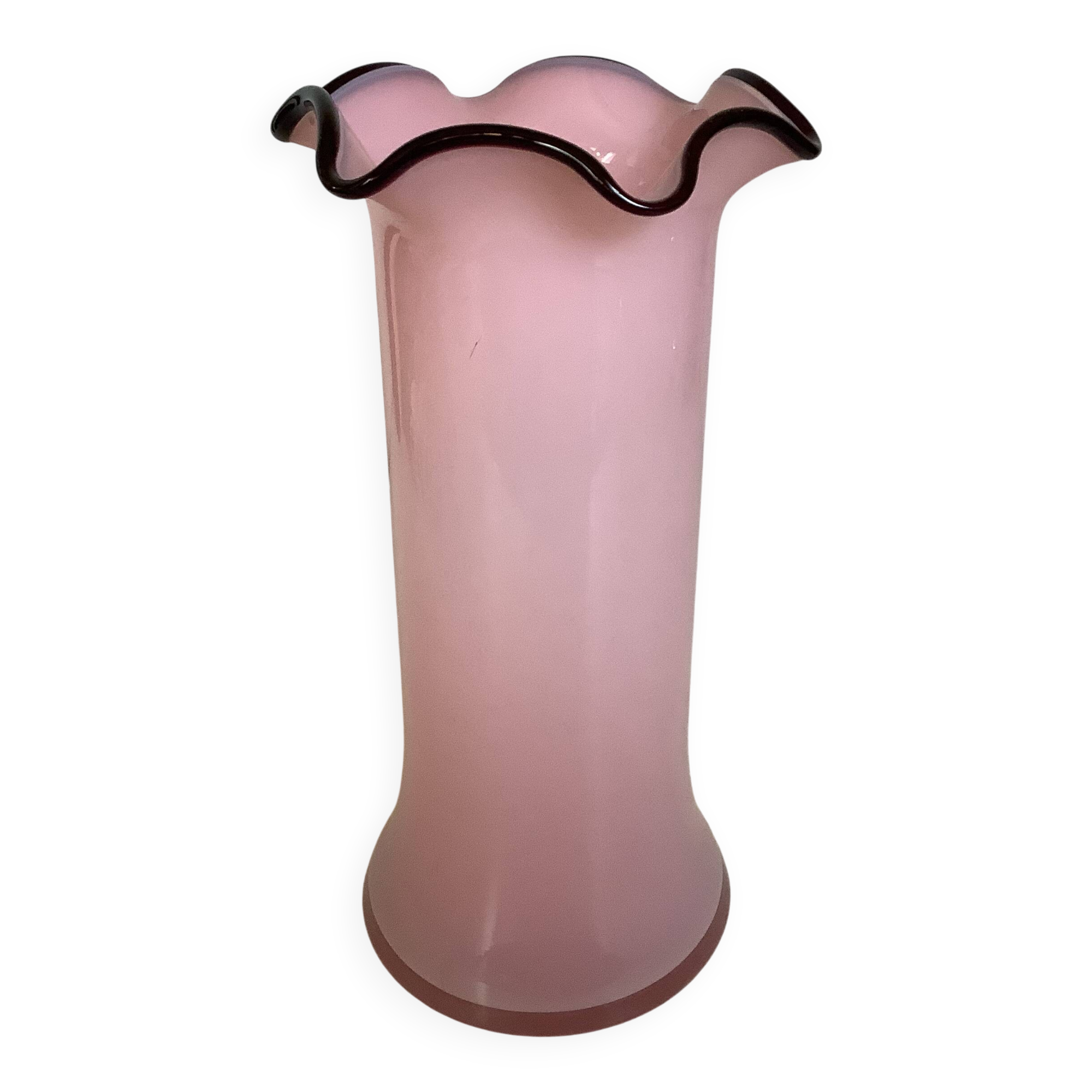 Frilly vase in pink glass paste