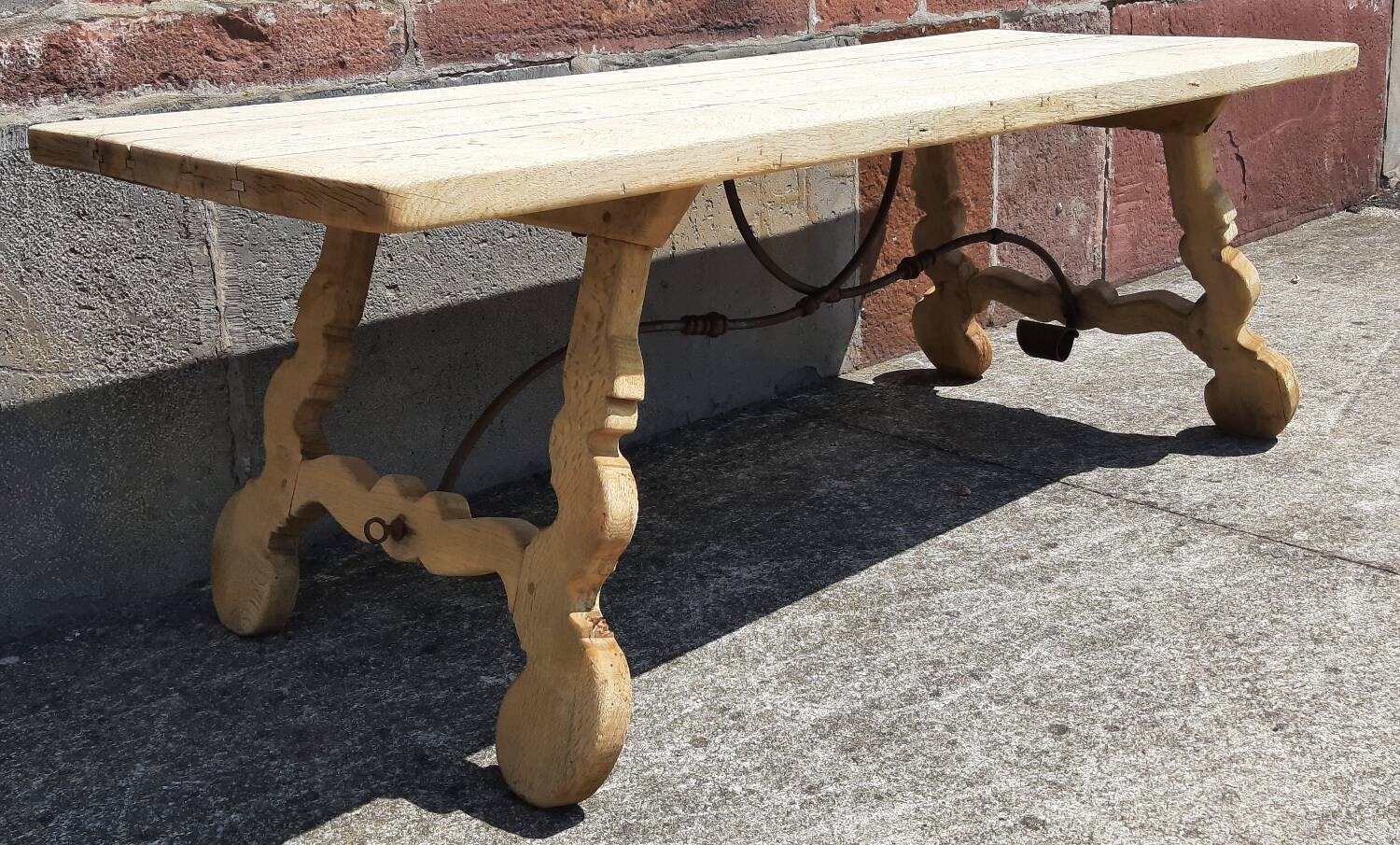 Oak farmhouse table with lyre legs. (Spanish table)