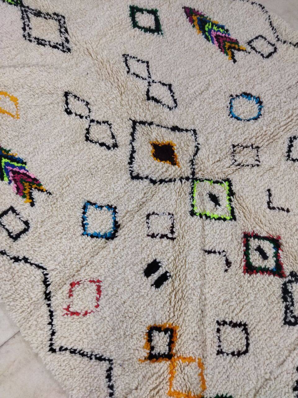 Handmade moroccan berber rug 250 x 153 cm