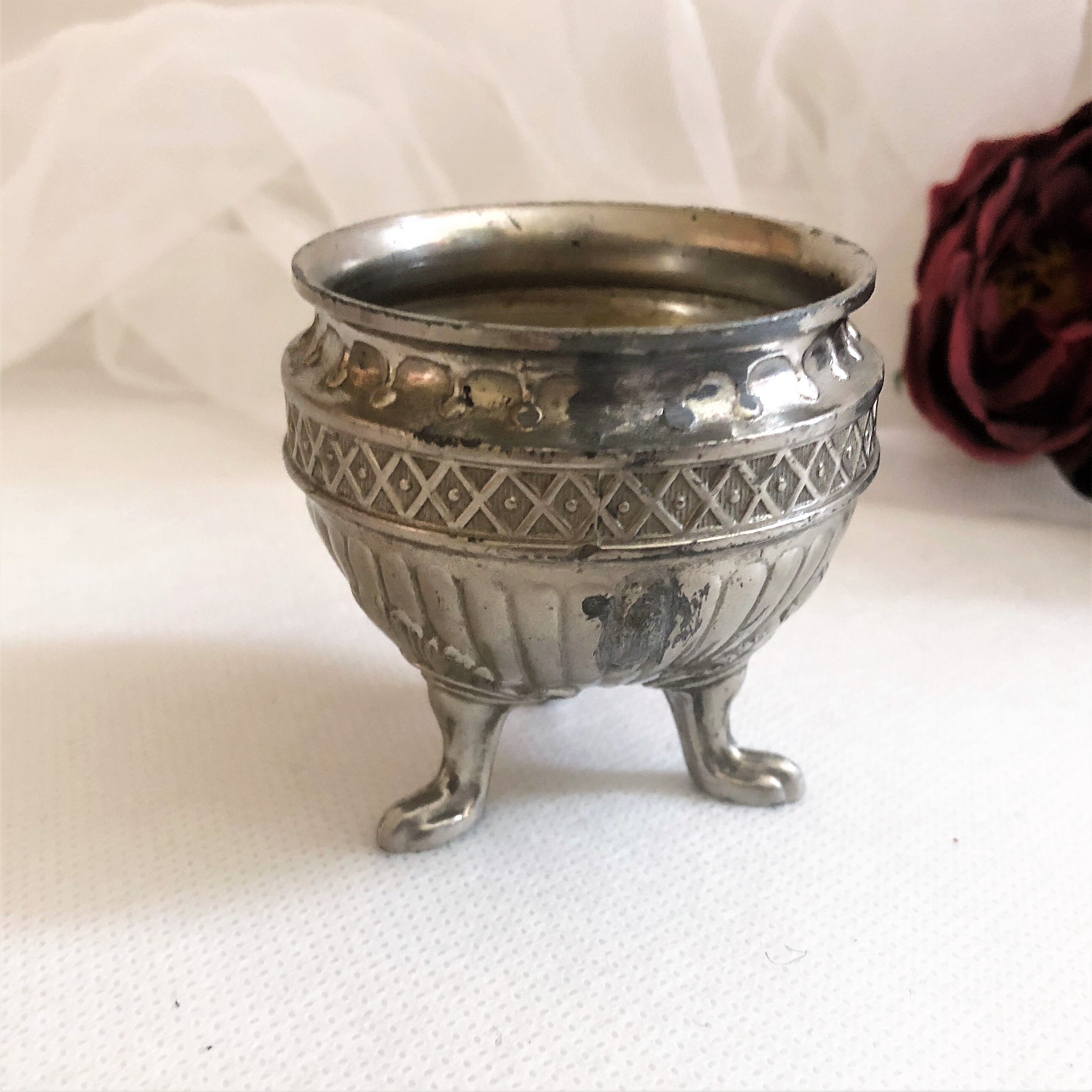 Old Empire style silver metal saleron