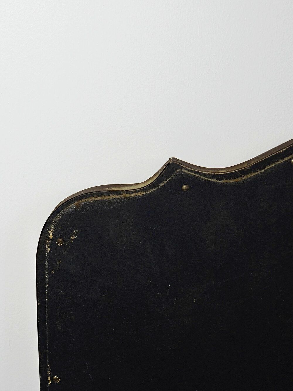 Brutalist mirror by Jean Goardère, brass and tin, 1970s.