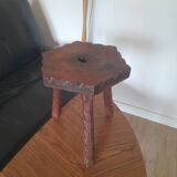 Tabouret en bois brutaliste