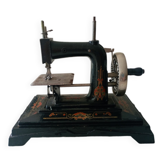 Miniature sewing machine early twentieth century