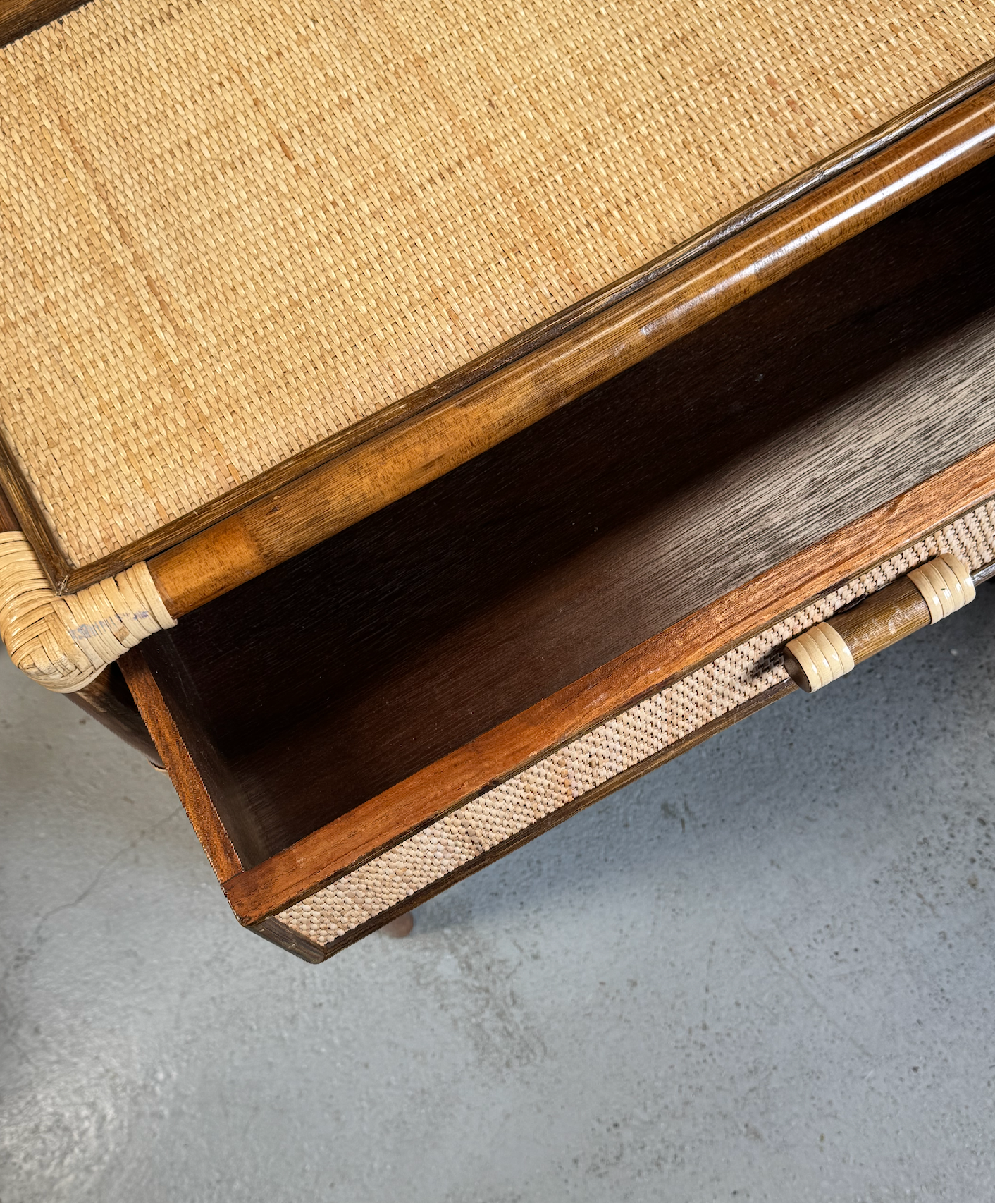 Commode en rotin