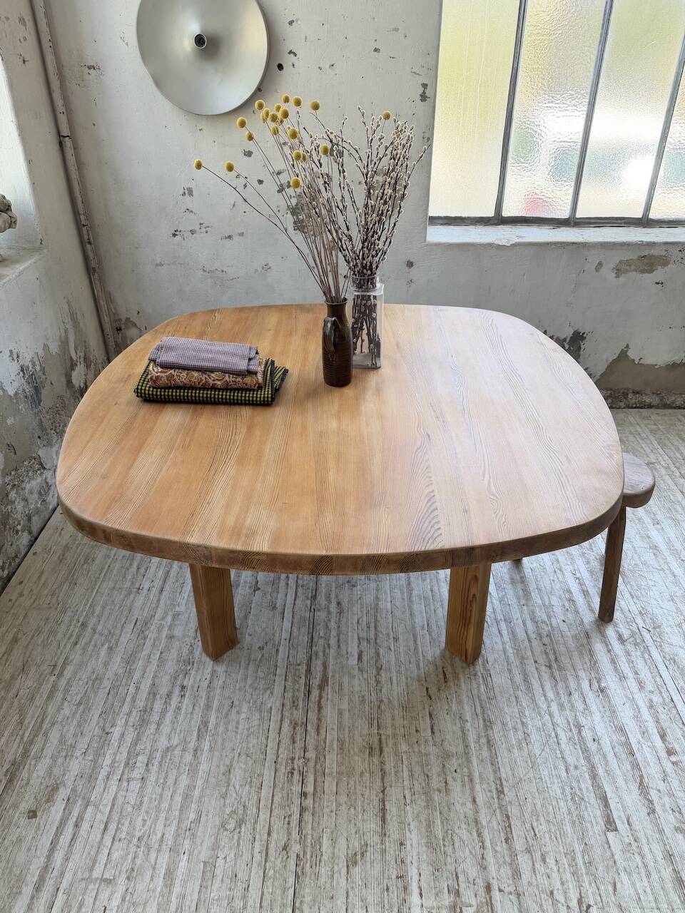 Round XL constructivist table