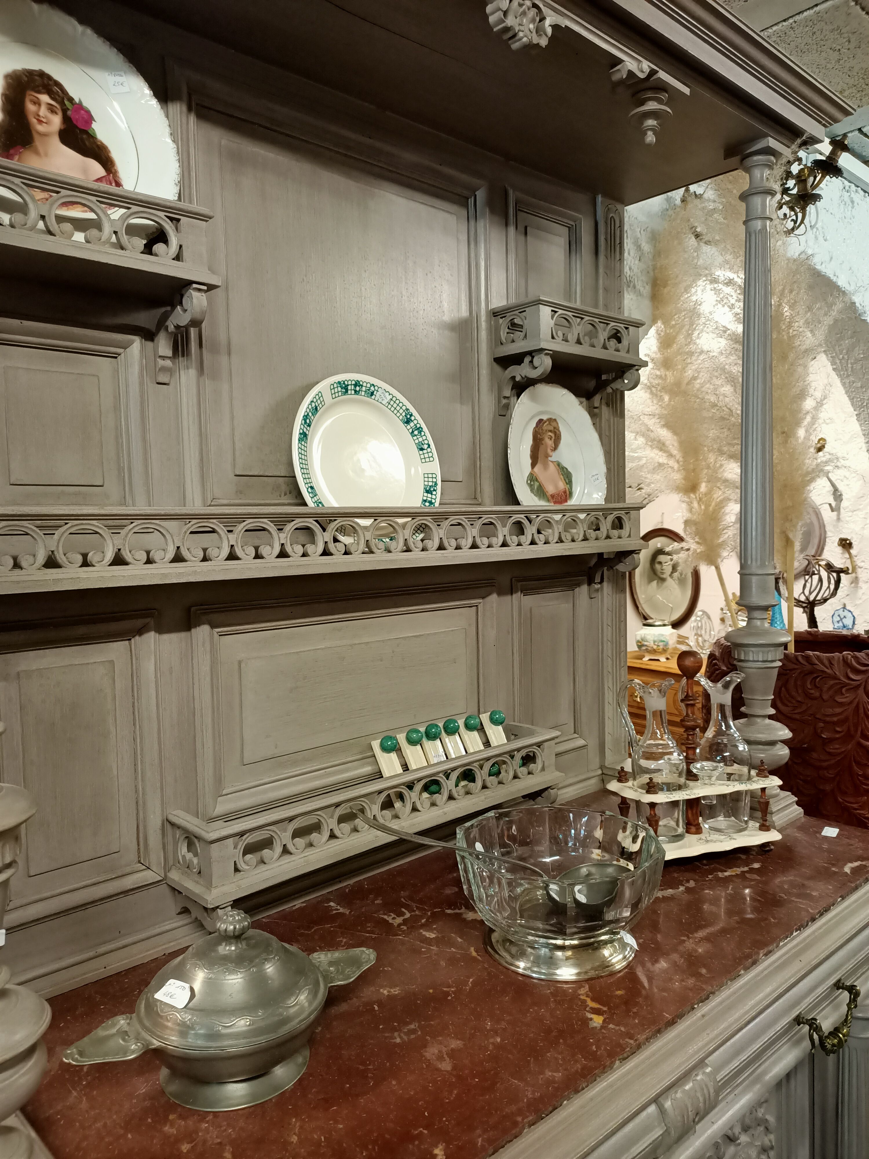 Sideboard 2 sculpted body