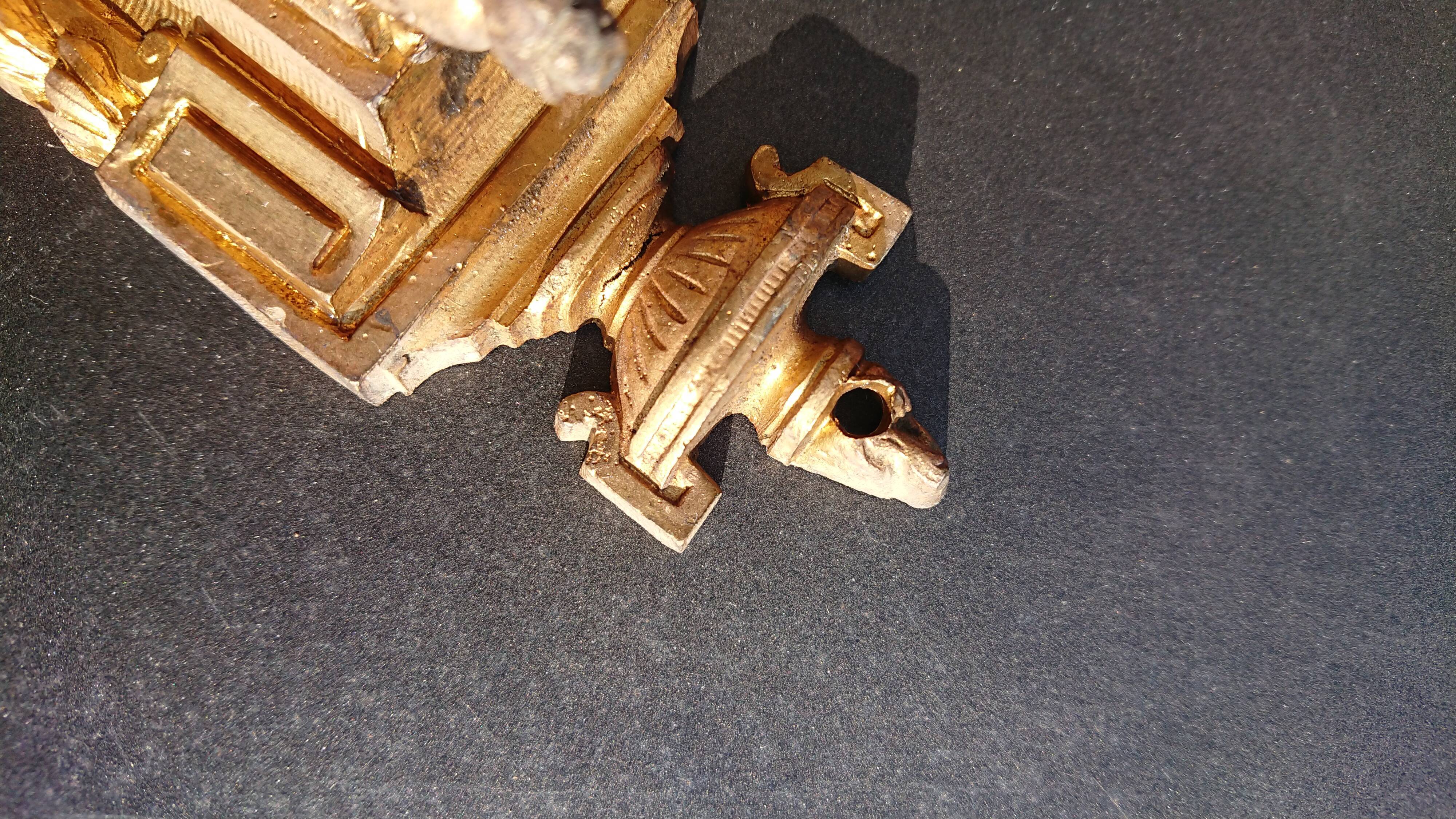 Paire de porte-embrasses en bronze doré