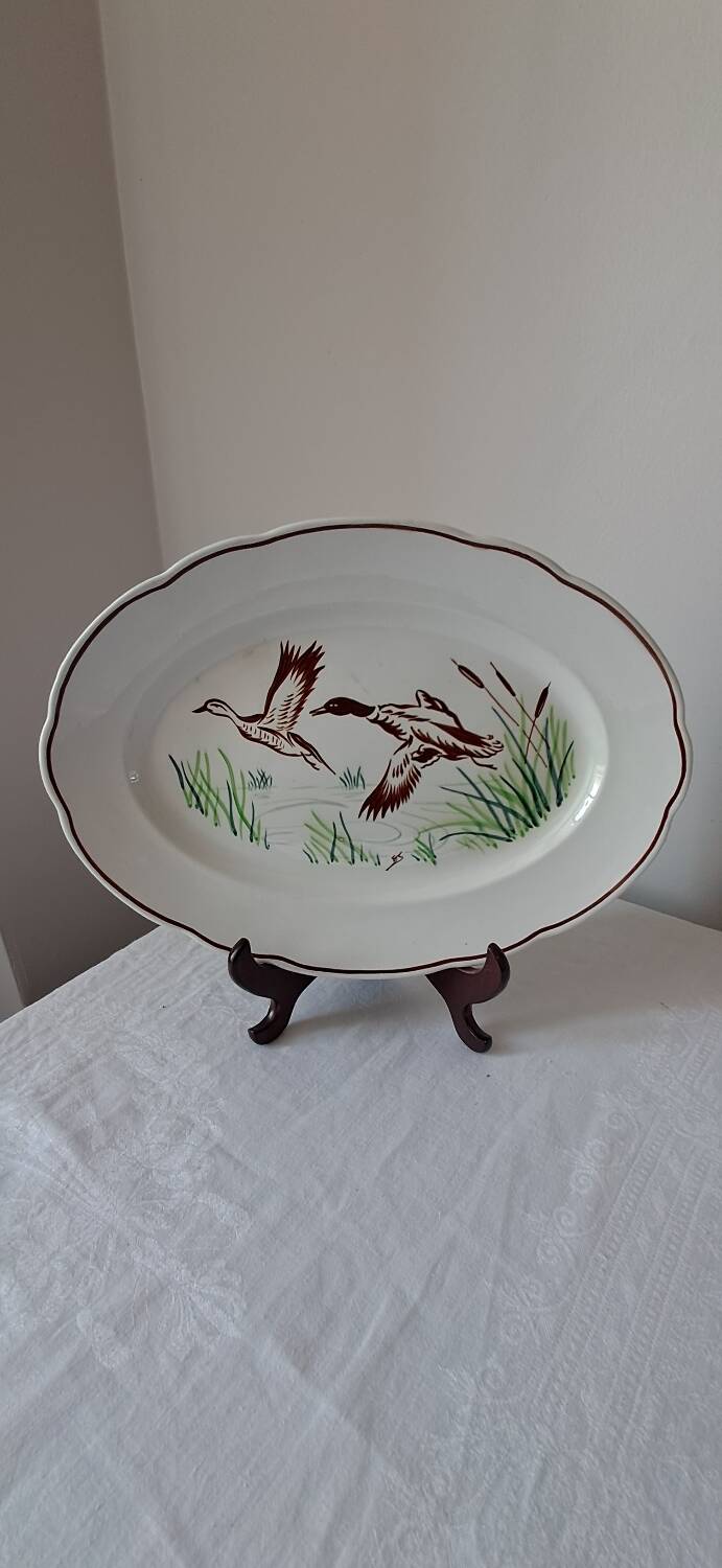 Digoin Sarreguemines dish, hand-painted decoration of wild birds